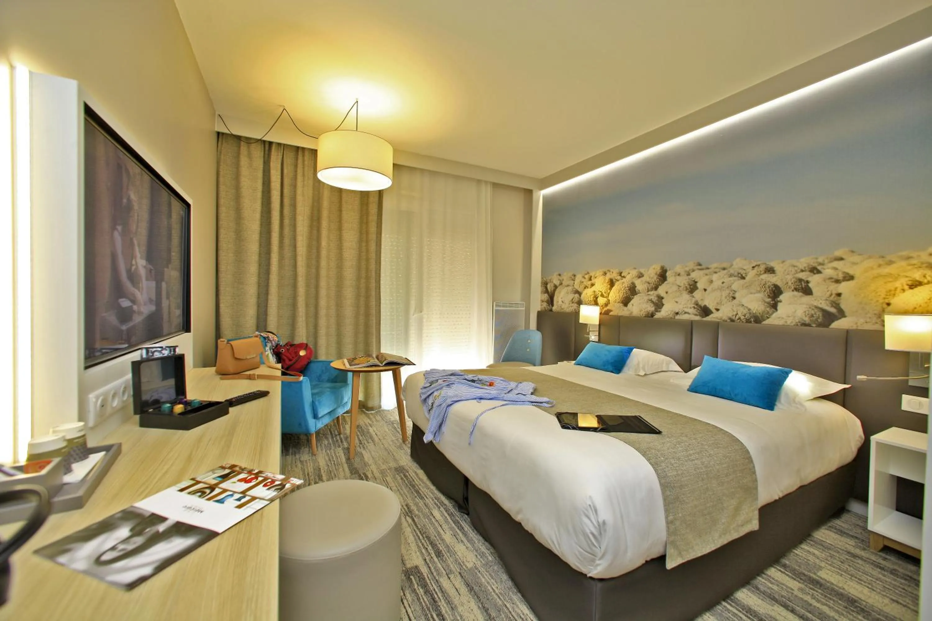 Coffee/tea facilities, Bed in Mercure Castres L'Occitan