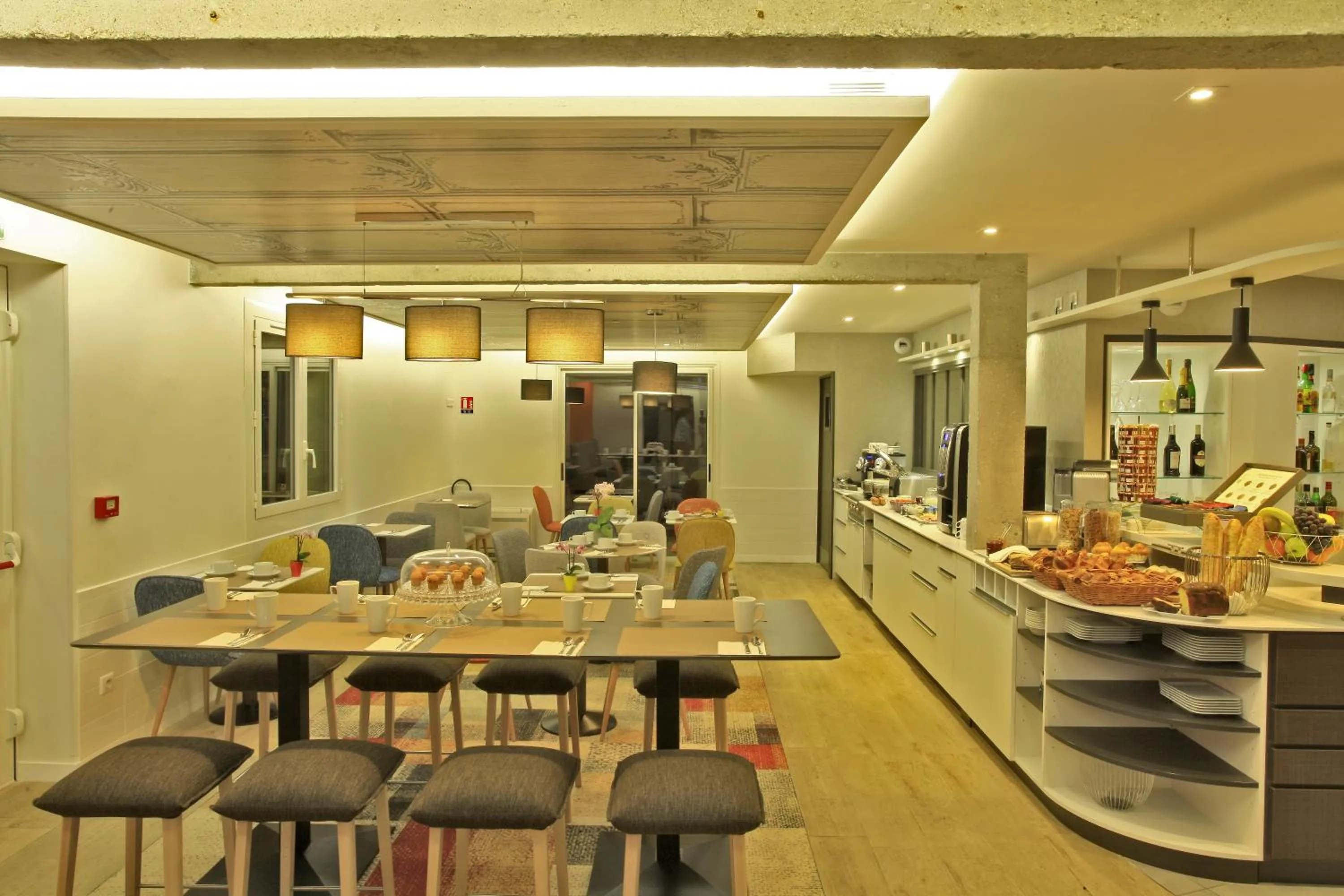 Continental breakfast in Mercure Castres L'Occitan