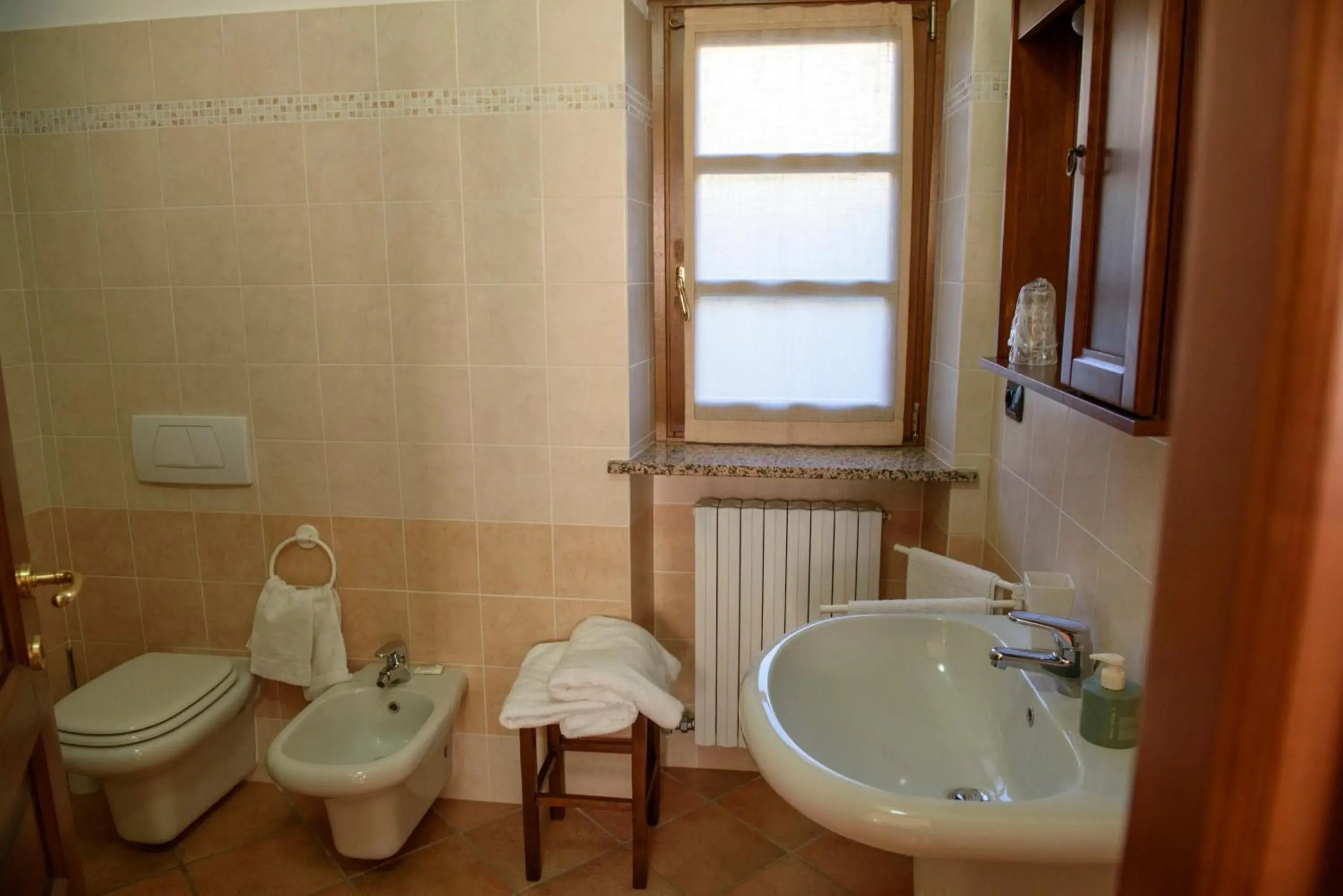 Large Double Room in Cascina La Corte Large Double Room in Cascina La Corte