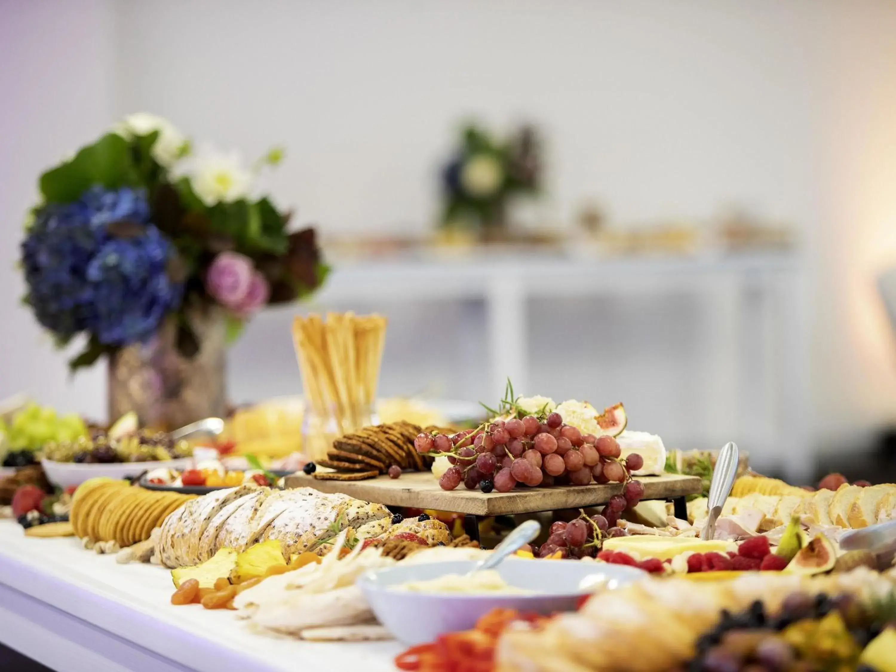 Restaurant/places to eat in Mercure Canberra Belconnen Restaurant/places to eat in Mercure Canberra Belconnen