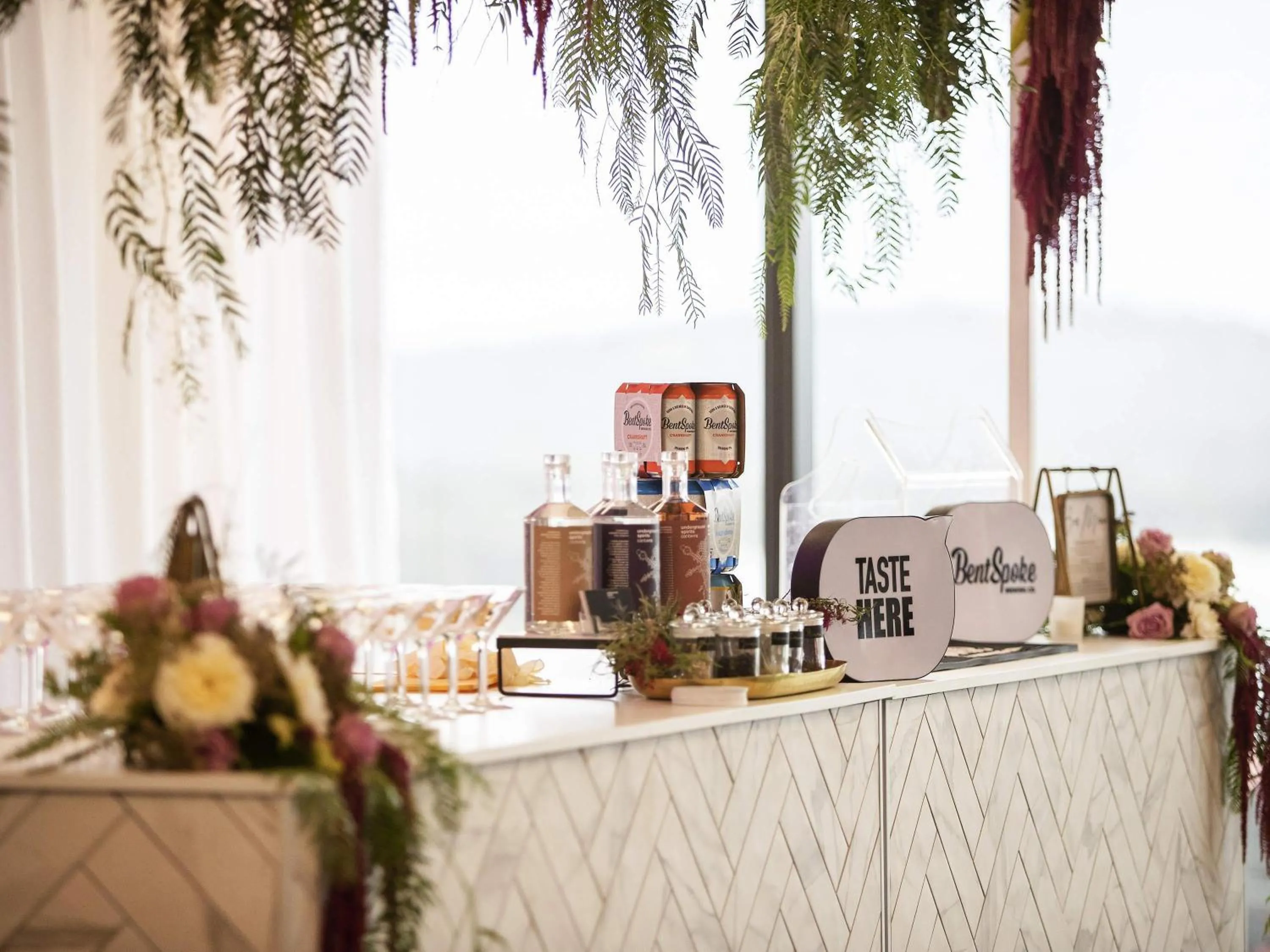 Restaurant/places to eat in Mercure Canberra Belconnen