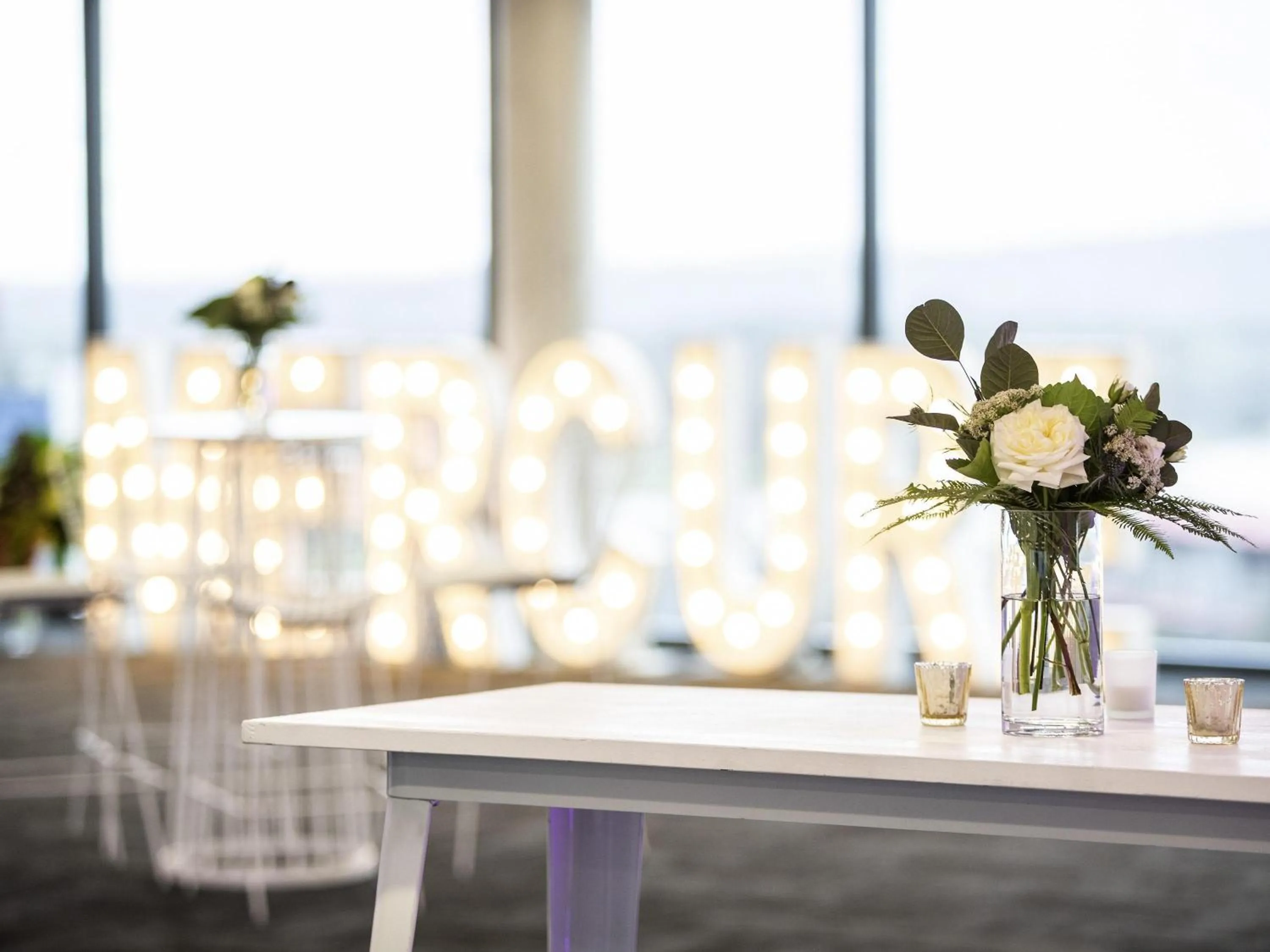 Restaurant/places to eat in Mercure Canberra Belconnen