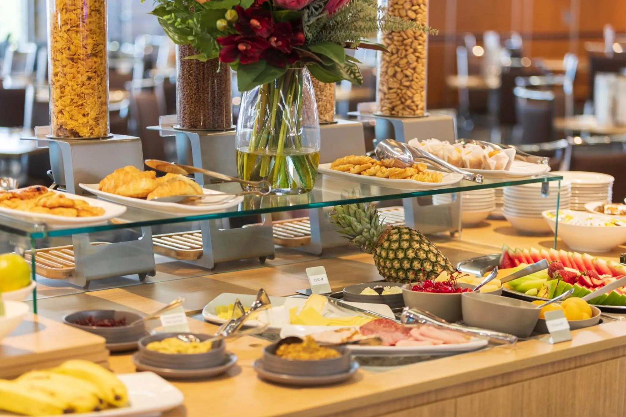 Restaurant/places to eat in Mercure Canberra Belconnen