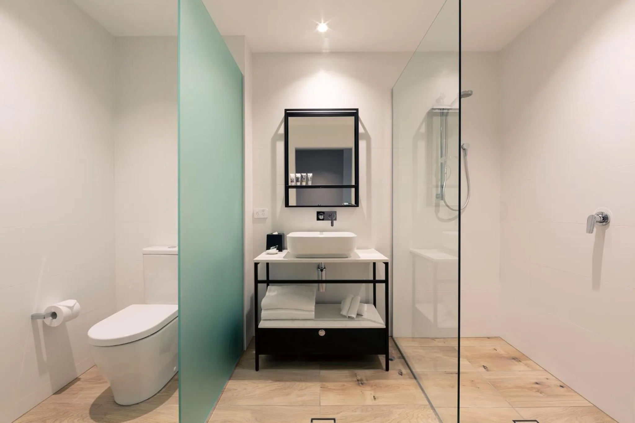 Restaurant/places to eat in Mercure Canberra Belconnen