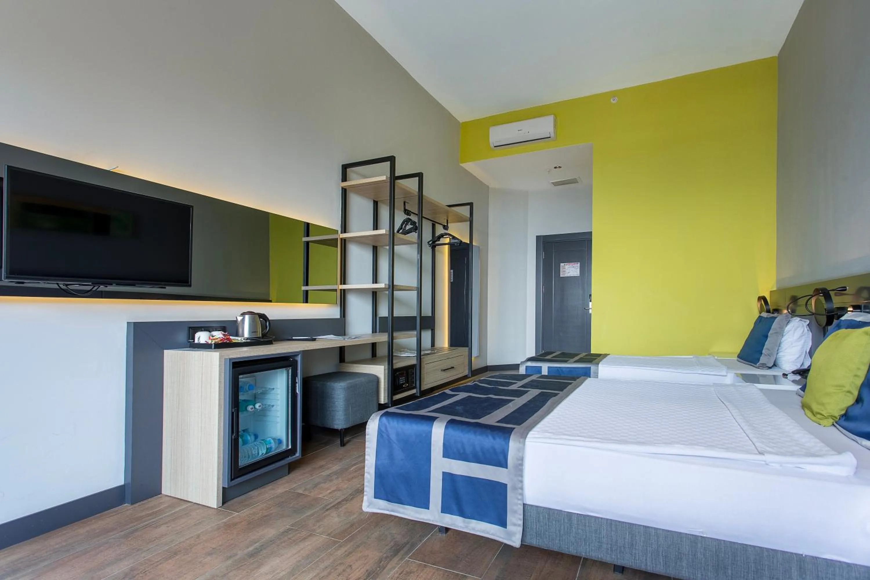 TV and multimedia in Noxinn Deluxe Hotel - Ultra All Inclusive