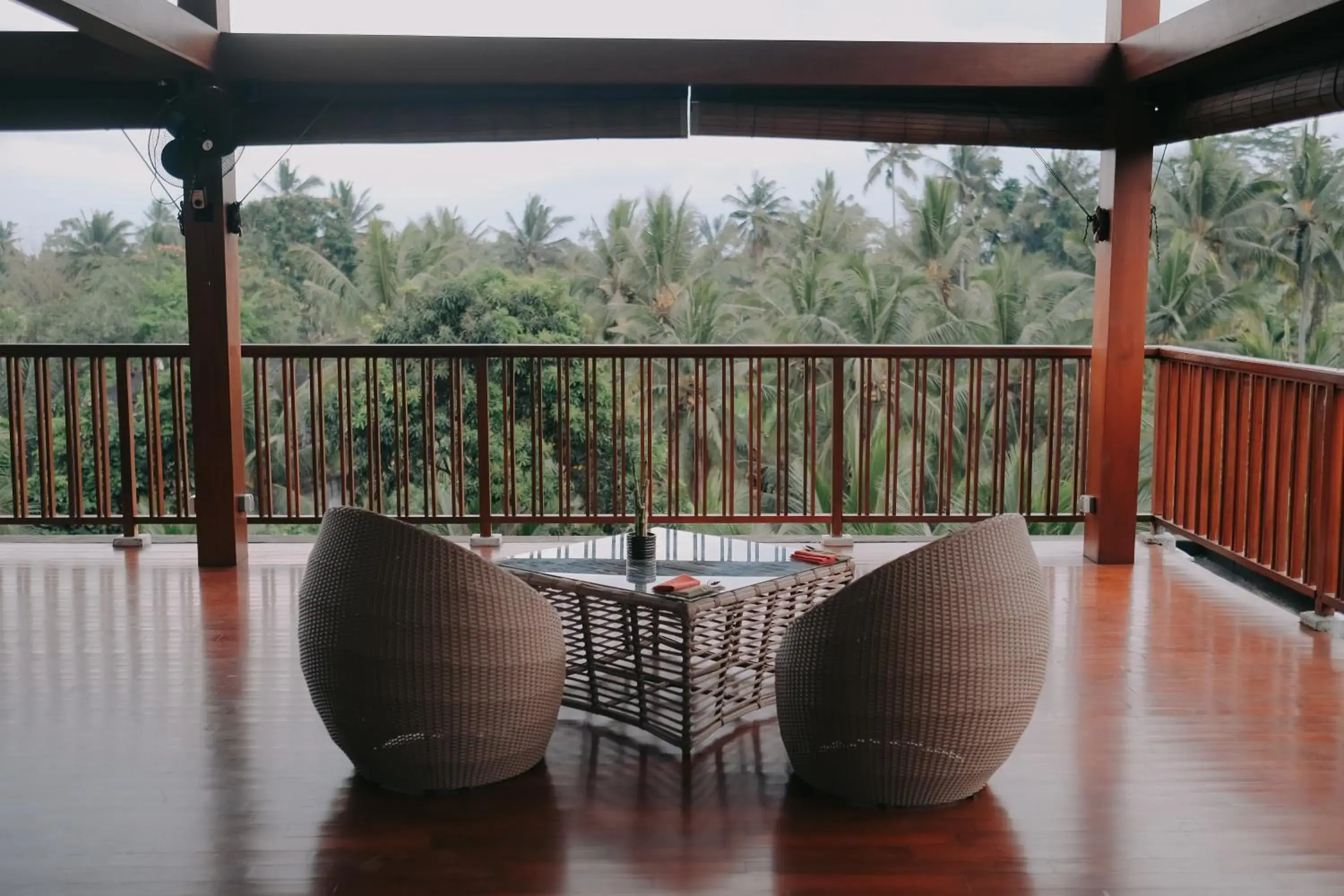 Lounge or bar in Adiwana Unagi Suites Lounge or bar in Adiwana Unagi Suites