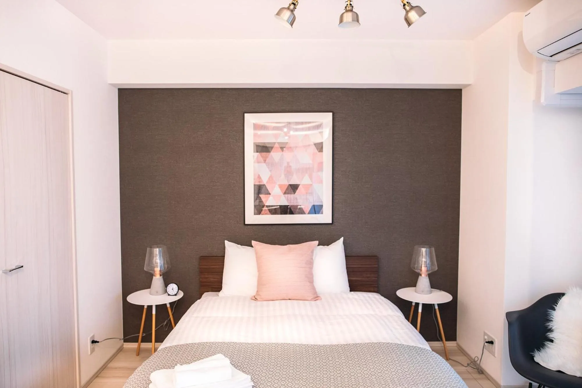 Bed in Dash Living Nihonbashi