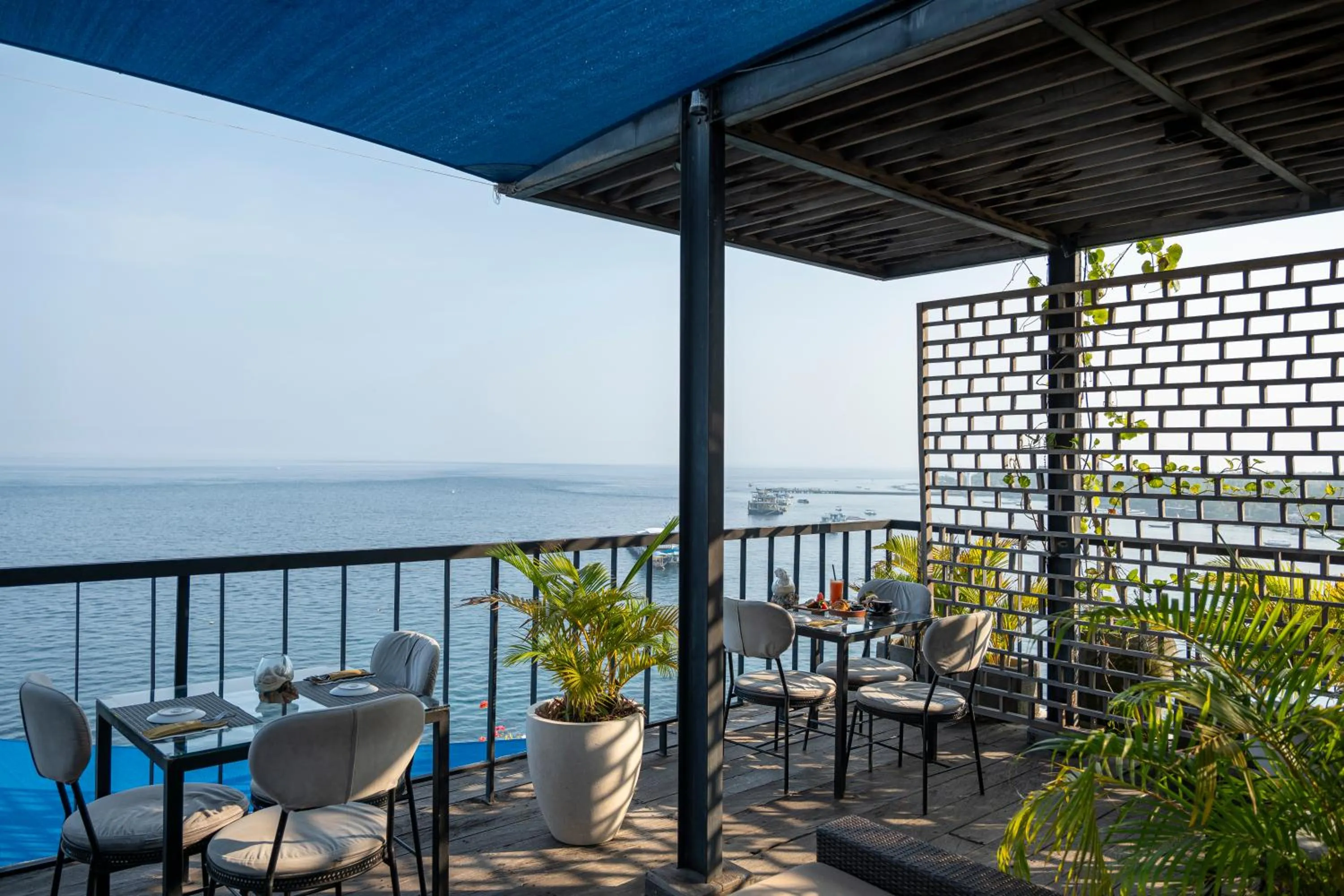 Day in Adiwana Warnakali Resort