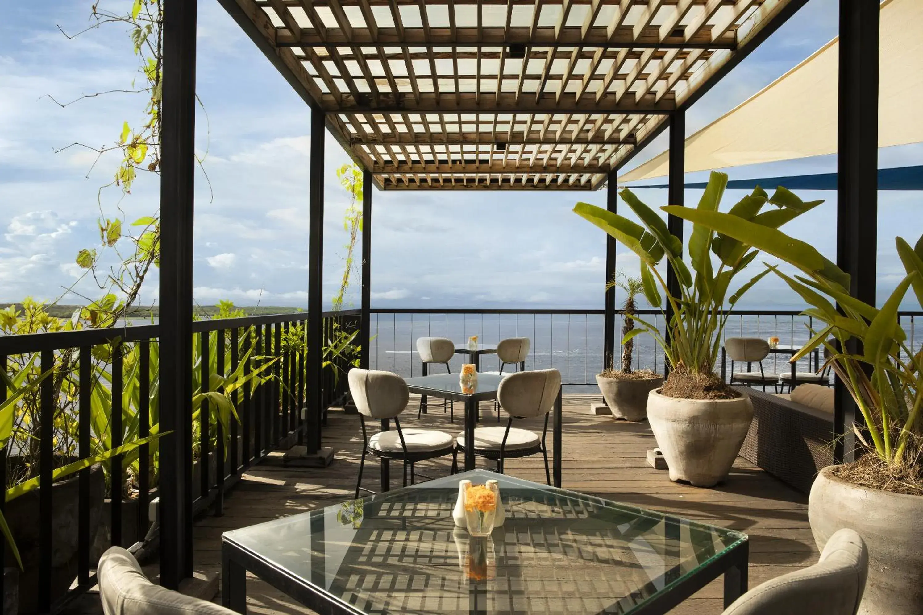 Restaurant/places to eat in Adiwana Warnakali Resort Restaurant/places to eat in Adiwana Warnakali Resort