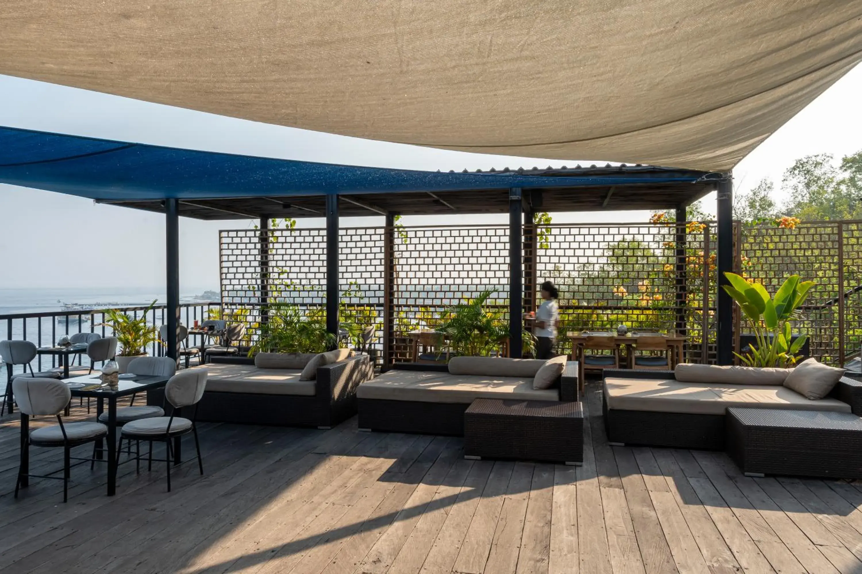 Restaurant/places to eat in Adiwana Warnakali Resort Restaurant/places to eat in Adiwana Warnakali Resort