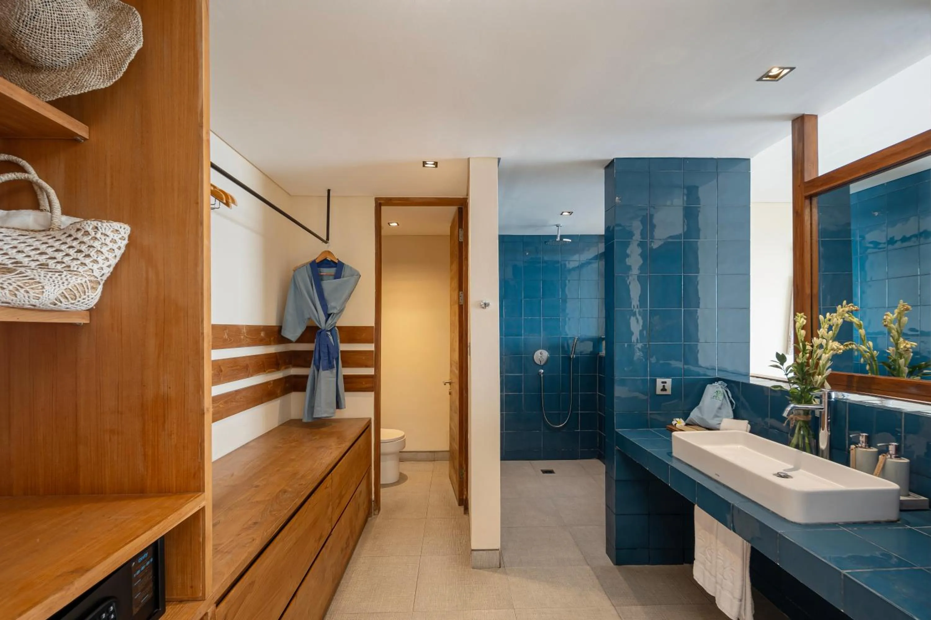 Shower in Adiwana Warnakali Resort