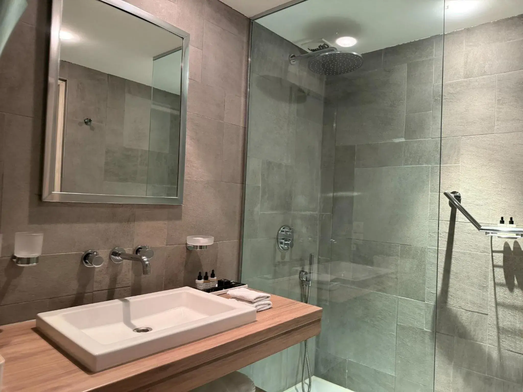 Comfort Double Room with Shower in Du Côté Des Olivades Comfort Double Room with Shower in Du Côté Des Olivades