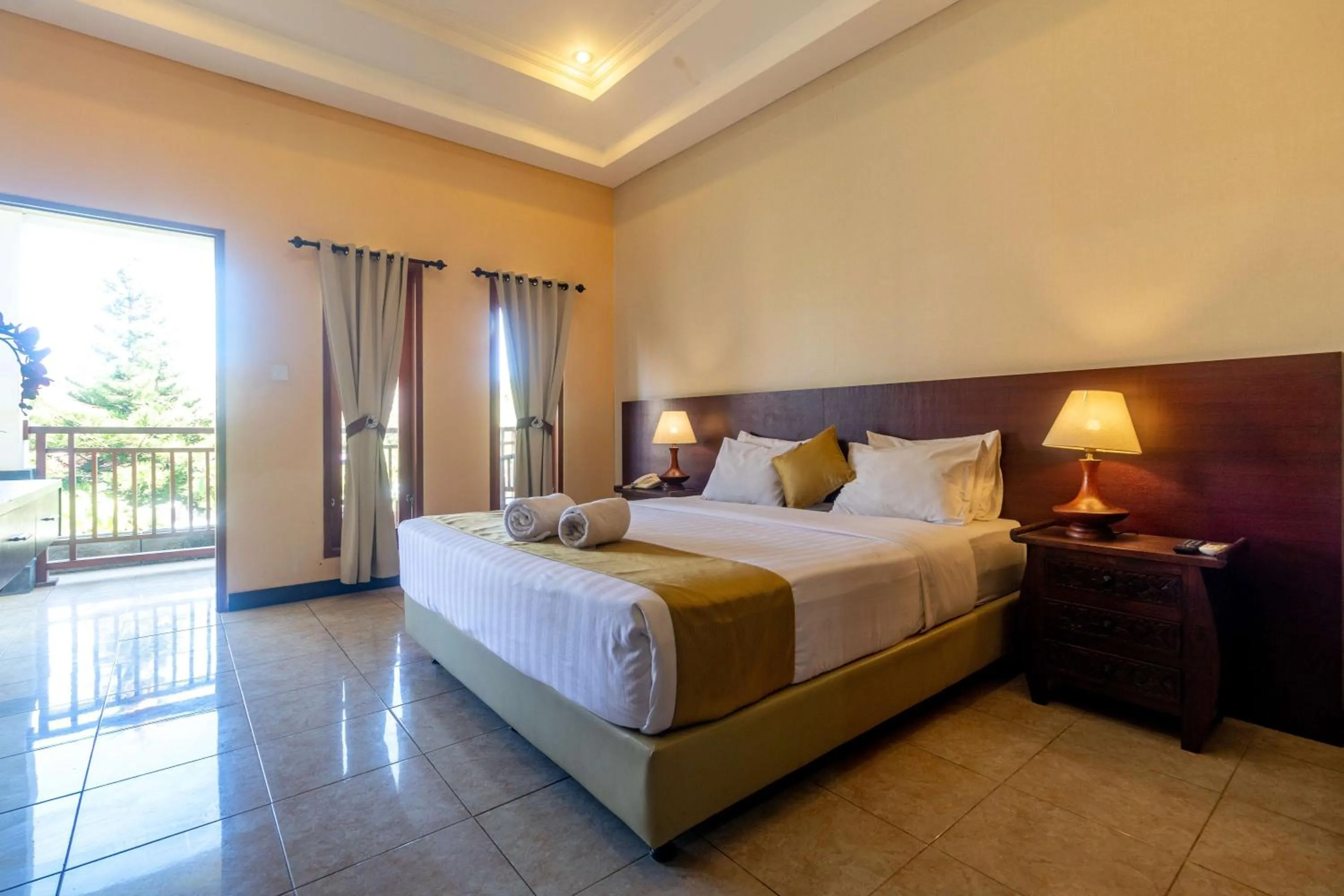 Bed in Segara Agung Boutique Hotel