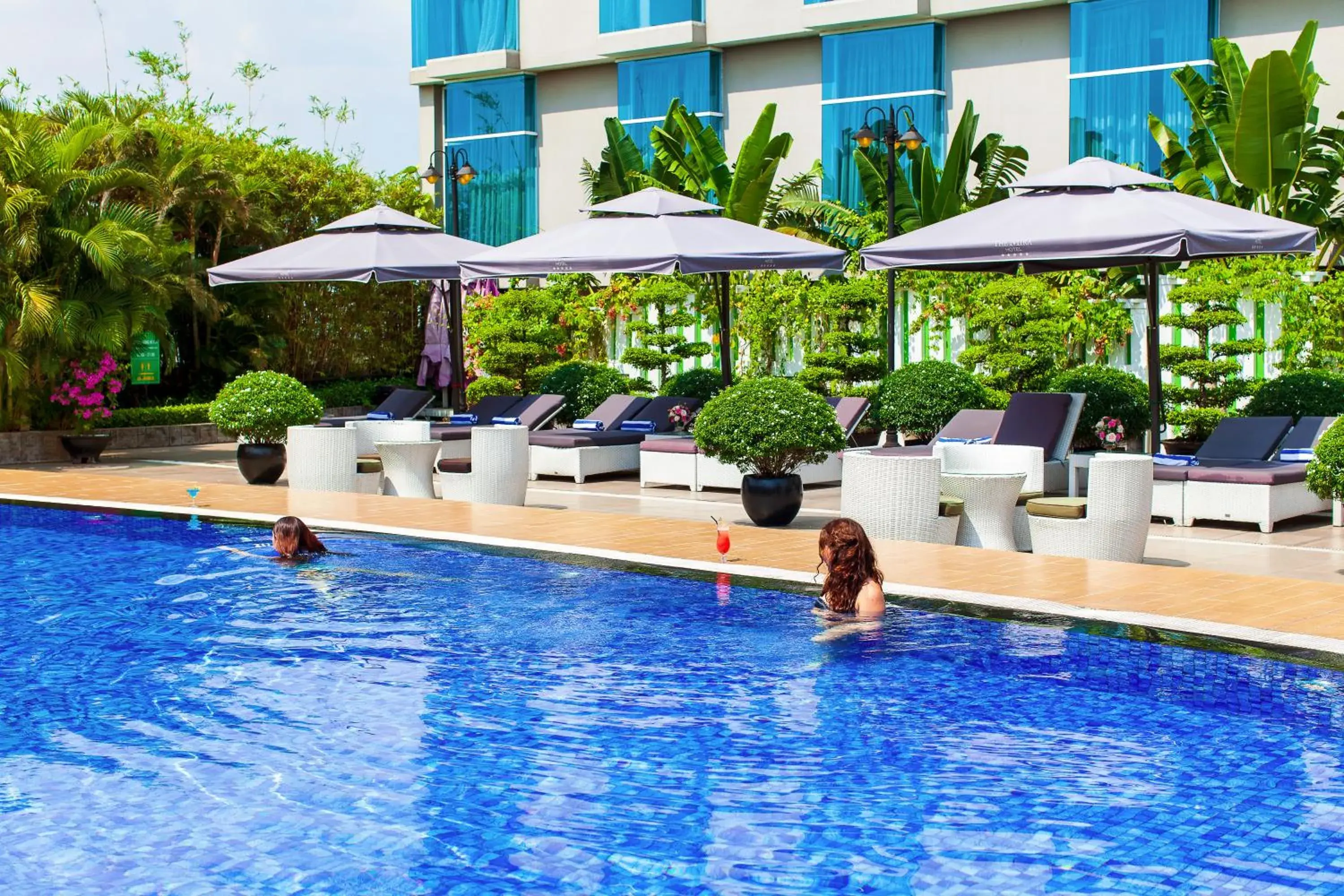 Swimming pool in The Mira Hotel Swimming pool in The Mira Hotel