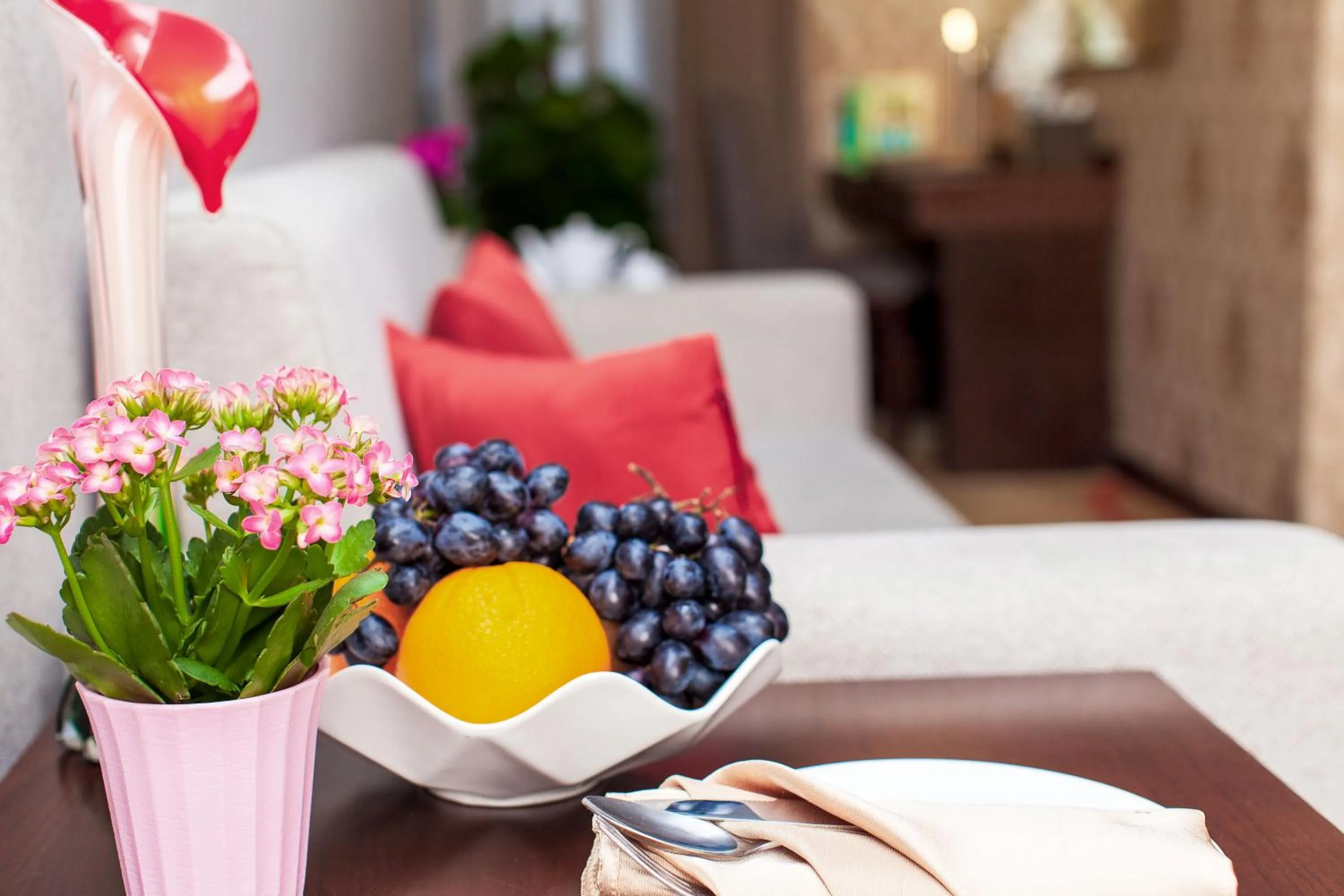 Food and drinks, Bed in The Mira Hotel