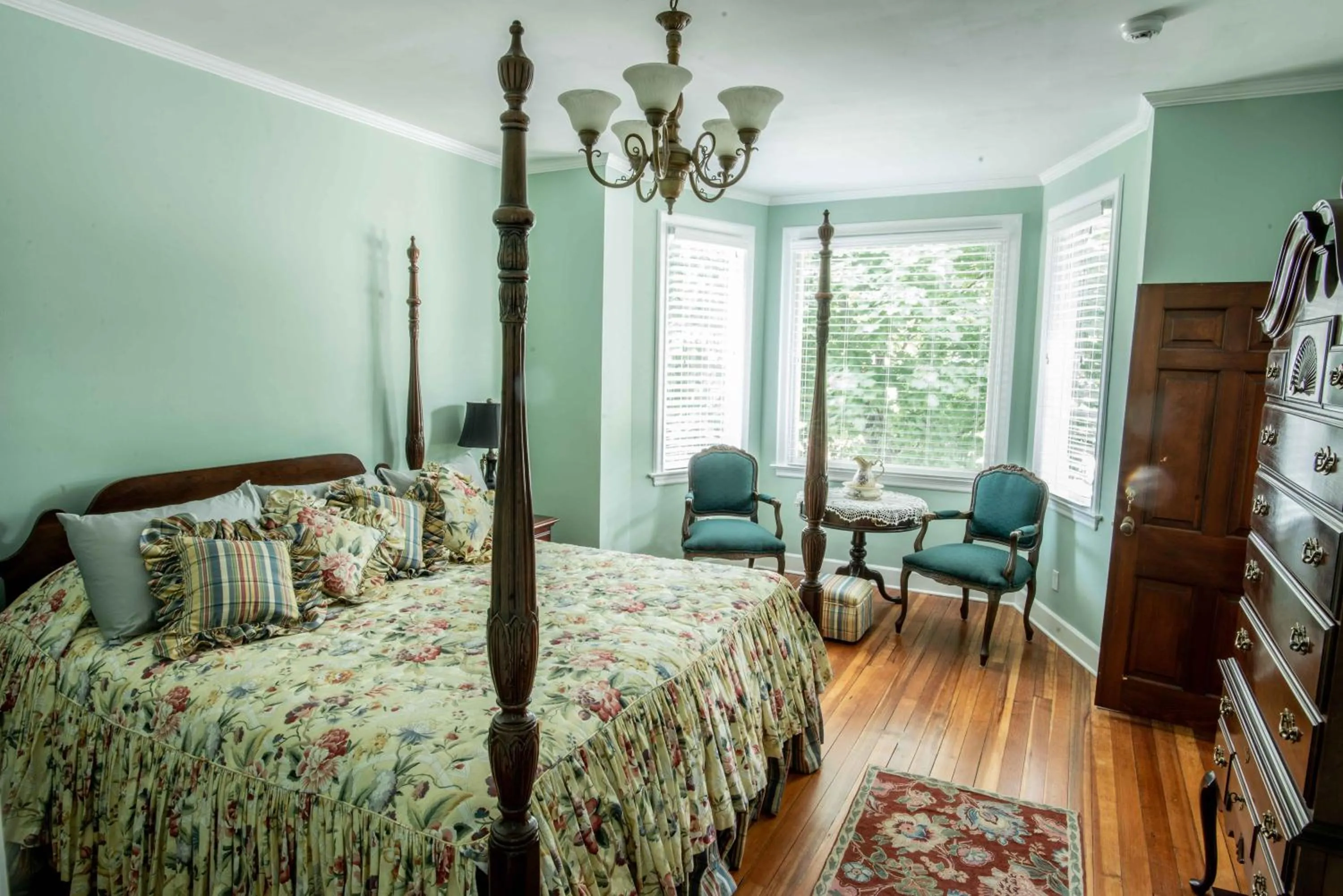 Bed in Valparaiso Inn B&B