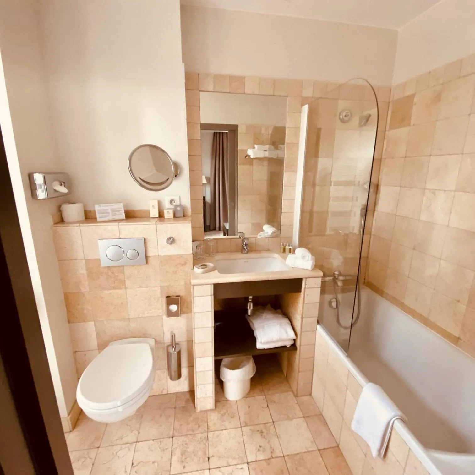 Toilet in La Bastide de Boulbon