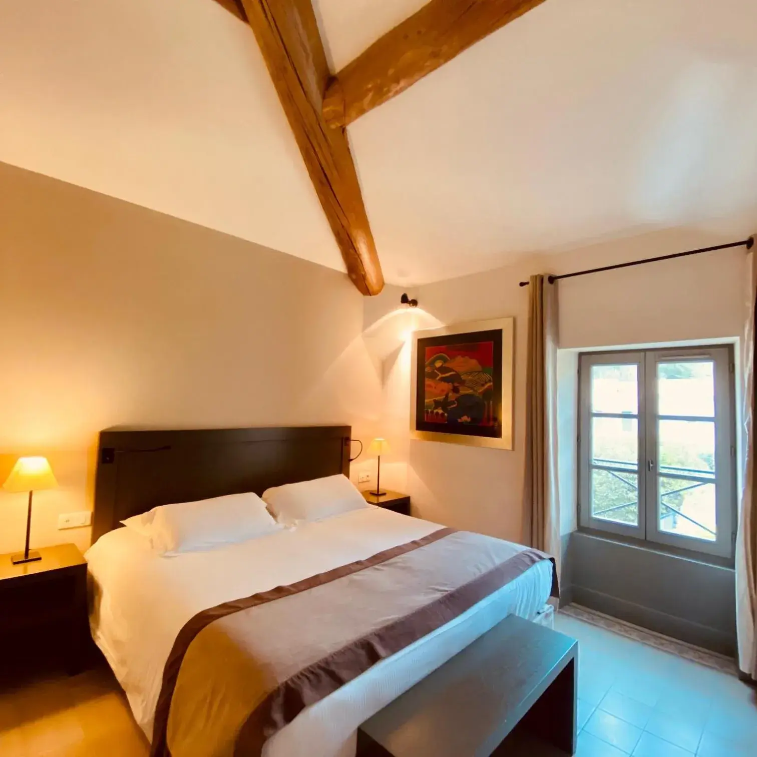 Superior Double Room in La Bastide de Boulbon Superior Double Room in La Bastide de Boulbon