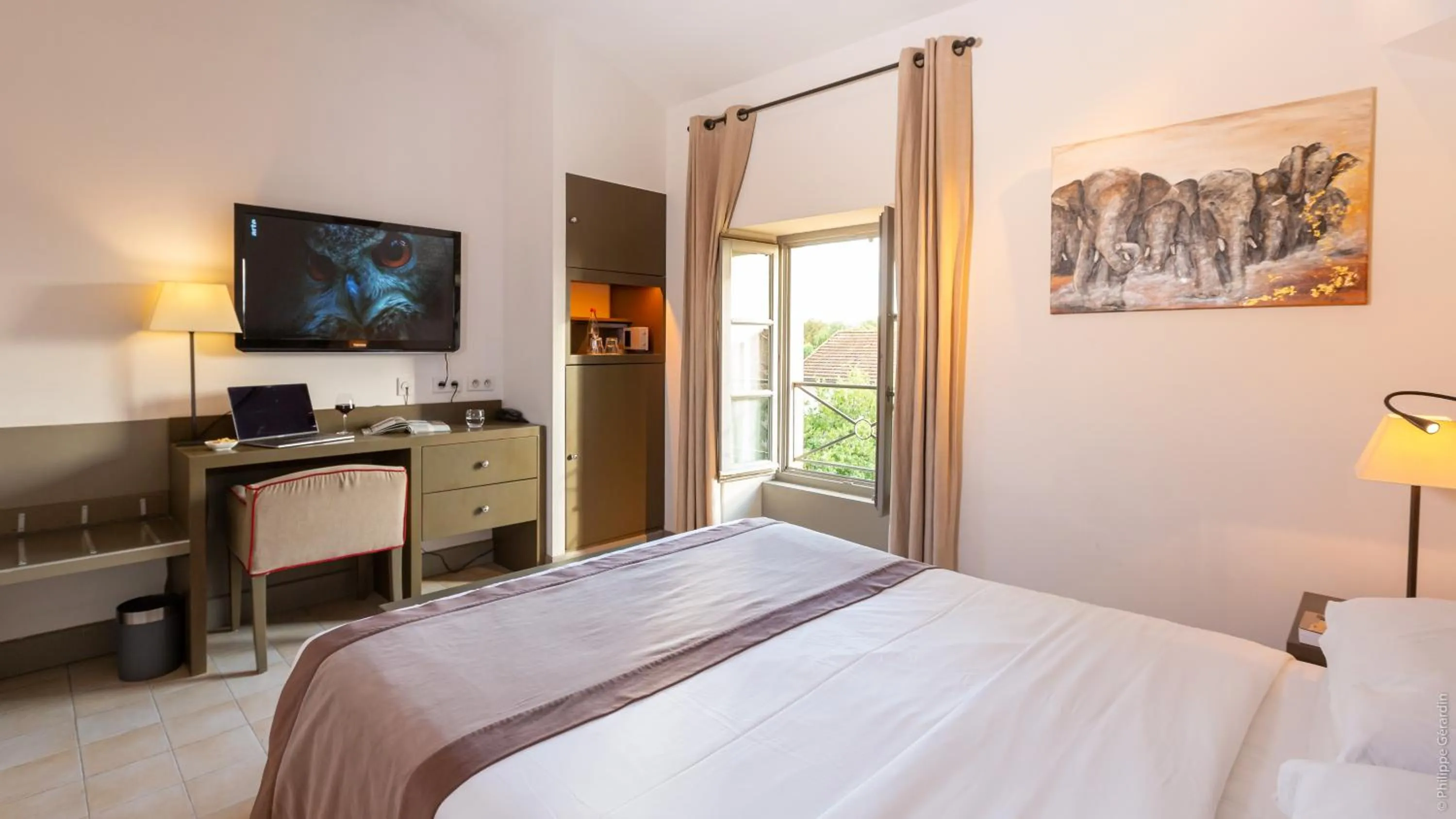 Seating area, Bed in La Bastide de Boulbon