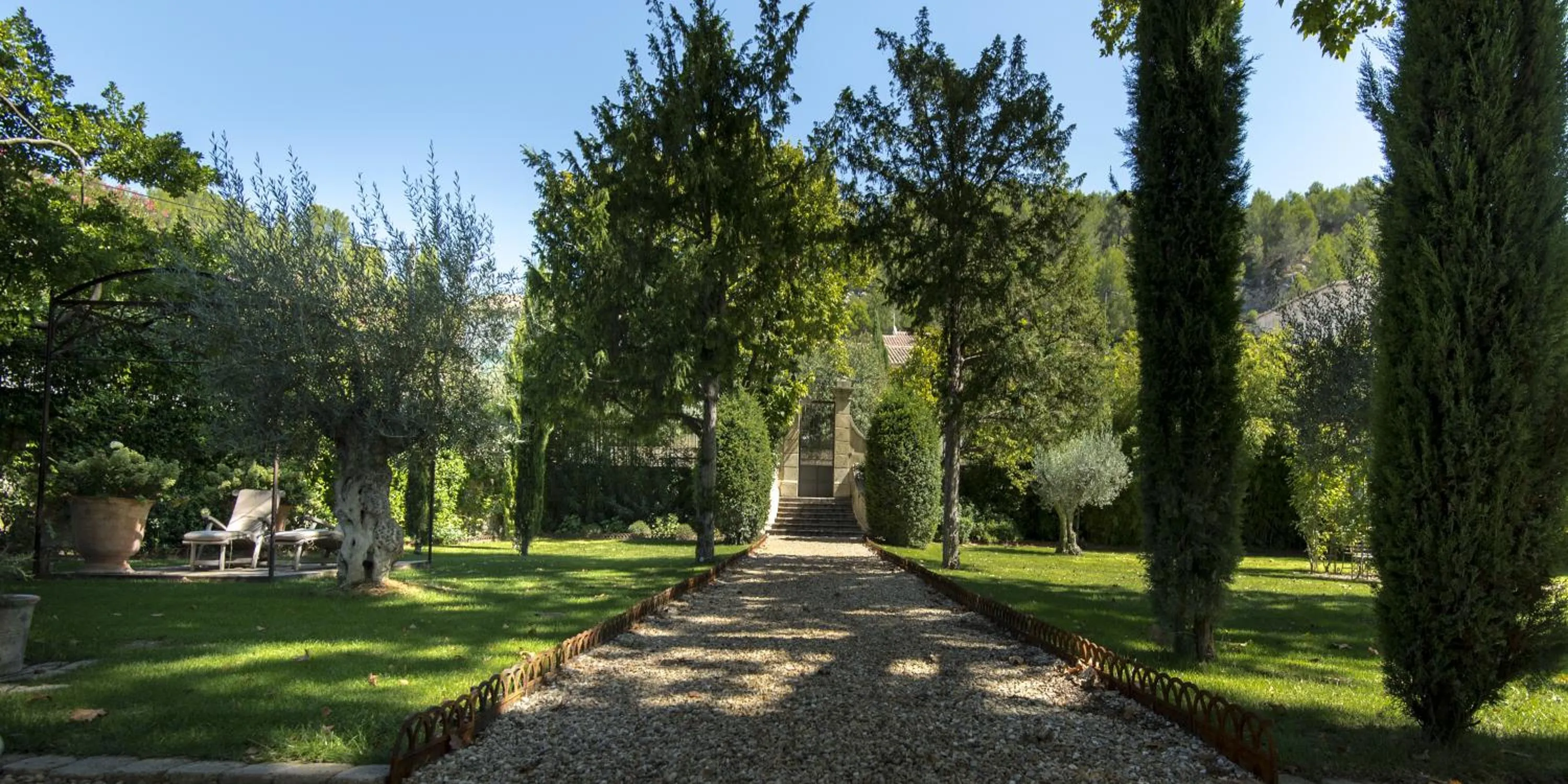 Garden in La Bastide de Boulbon