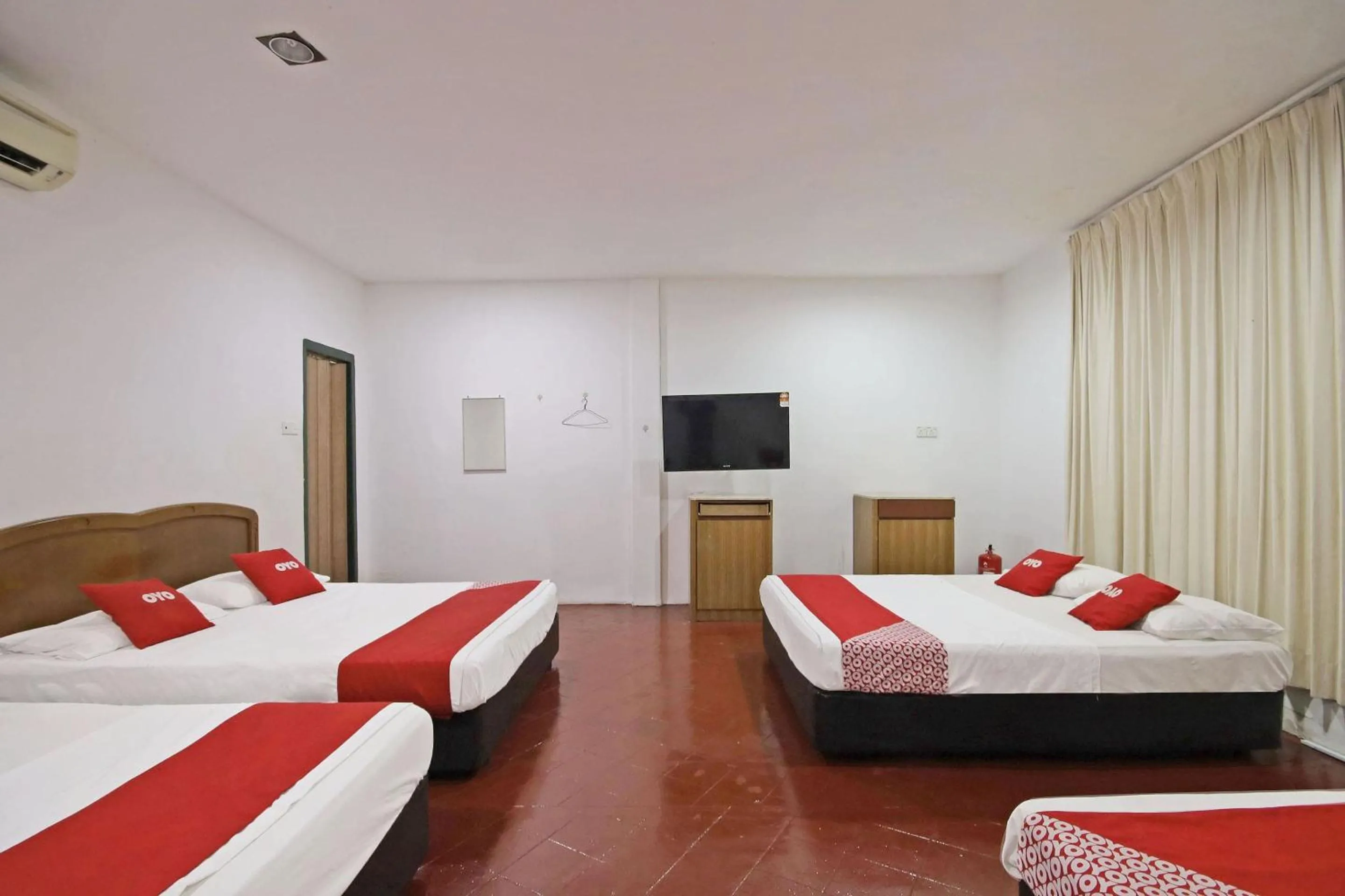 Bedroom, Bed in Hotel O Shalimar