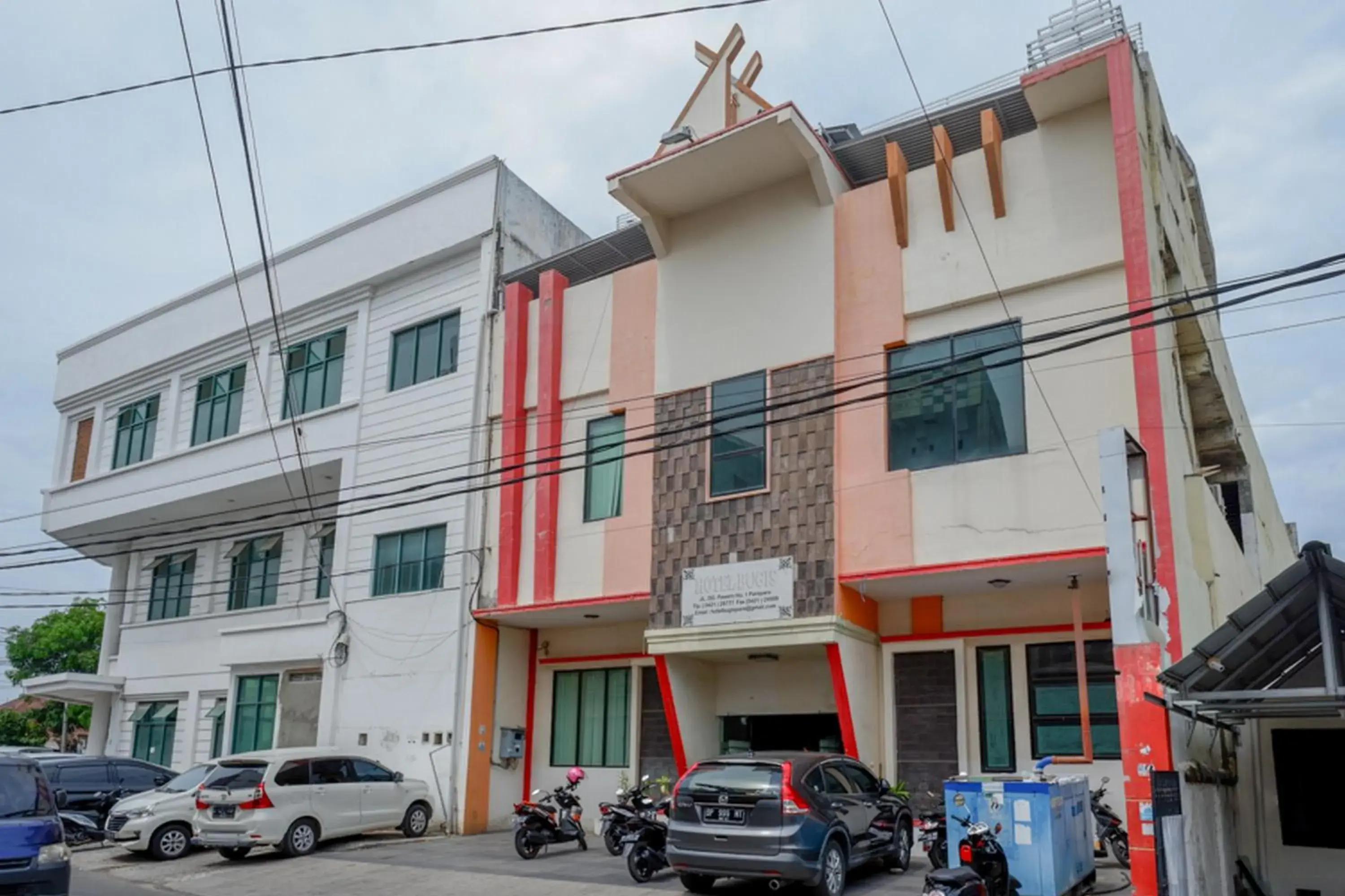 Property building in RedDoorz near Monumen Habibi Ainun Property building in RedDoorz near Monumen Habibi Ainun