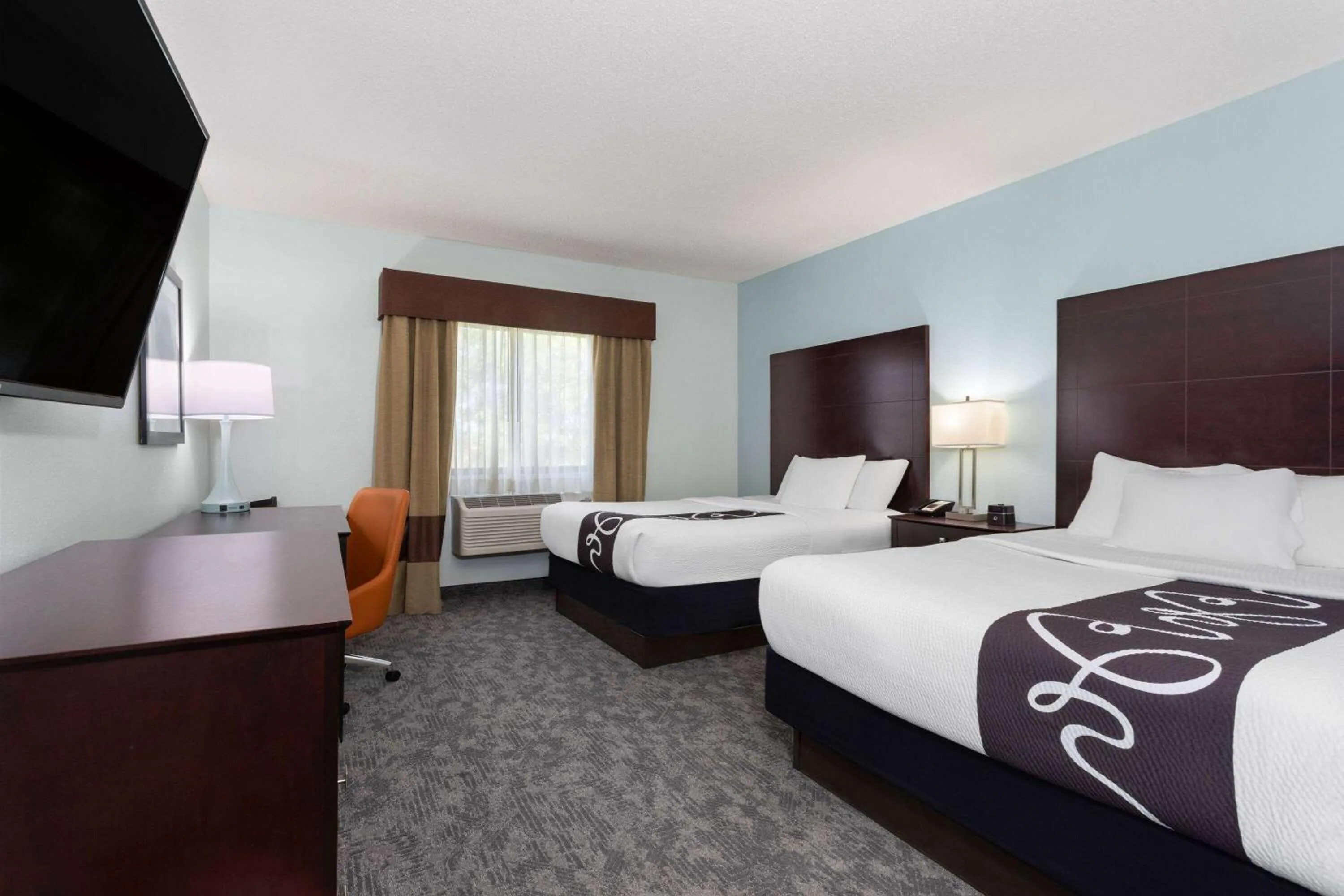 Photo of the whole room, Bed in La Quinta by Wyndham Bonita Springs Naples North