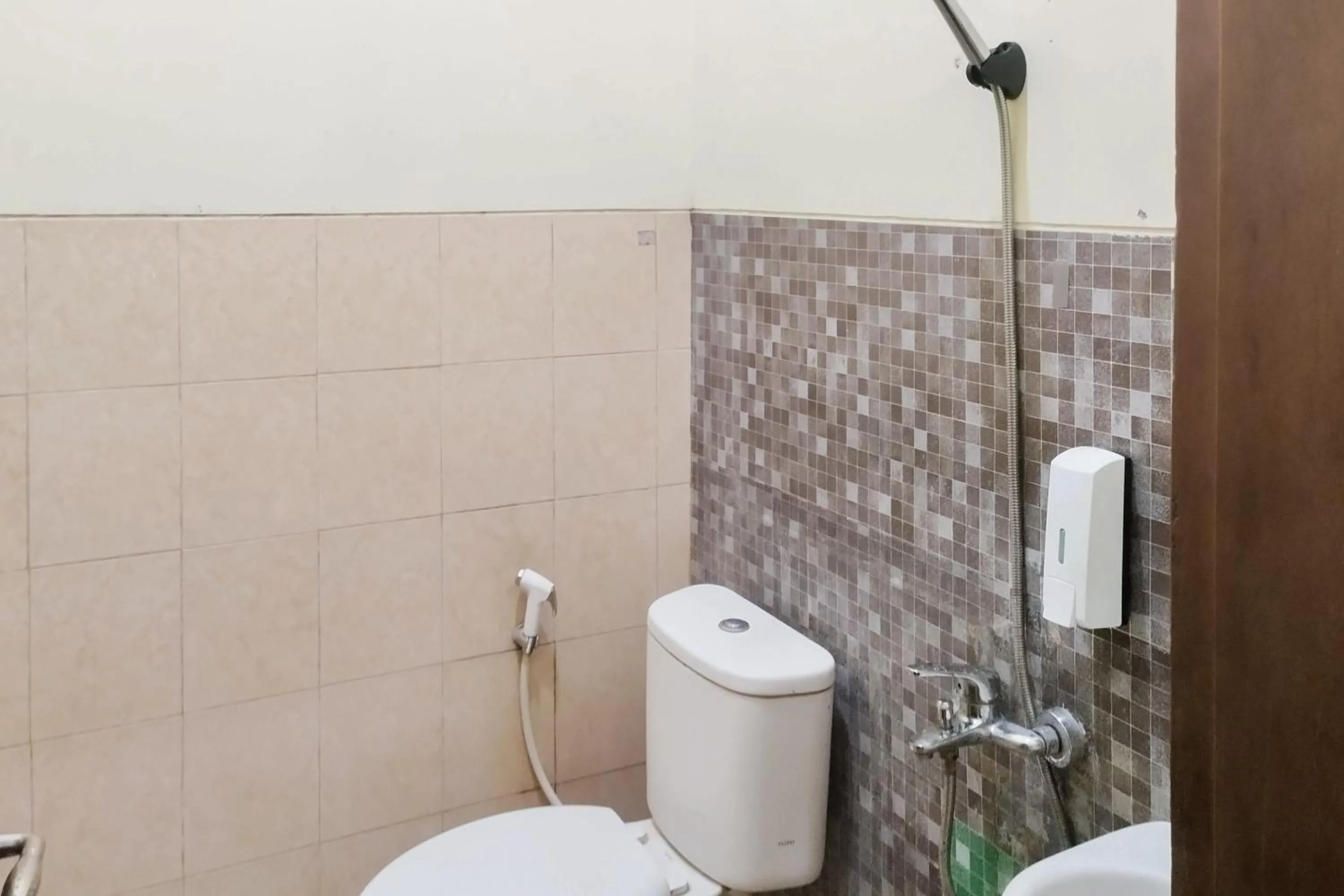 RedDoorz at Guesthouse Oemah Opa Metro Lampung