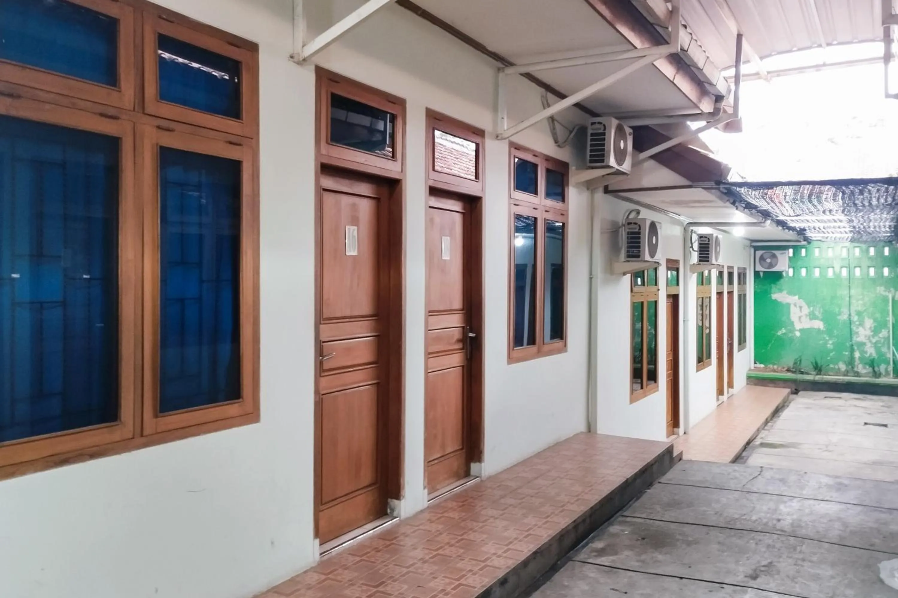 RedDoorz at Guesthouse Oemah Opa Metro Lampung