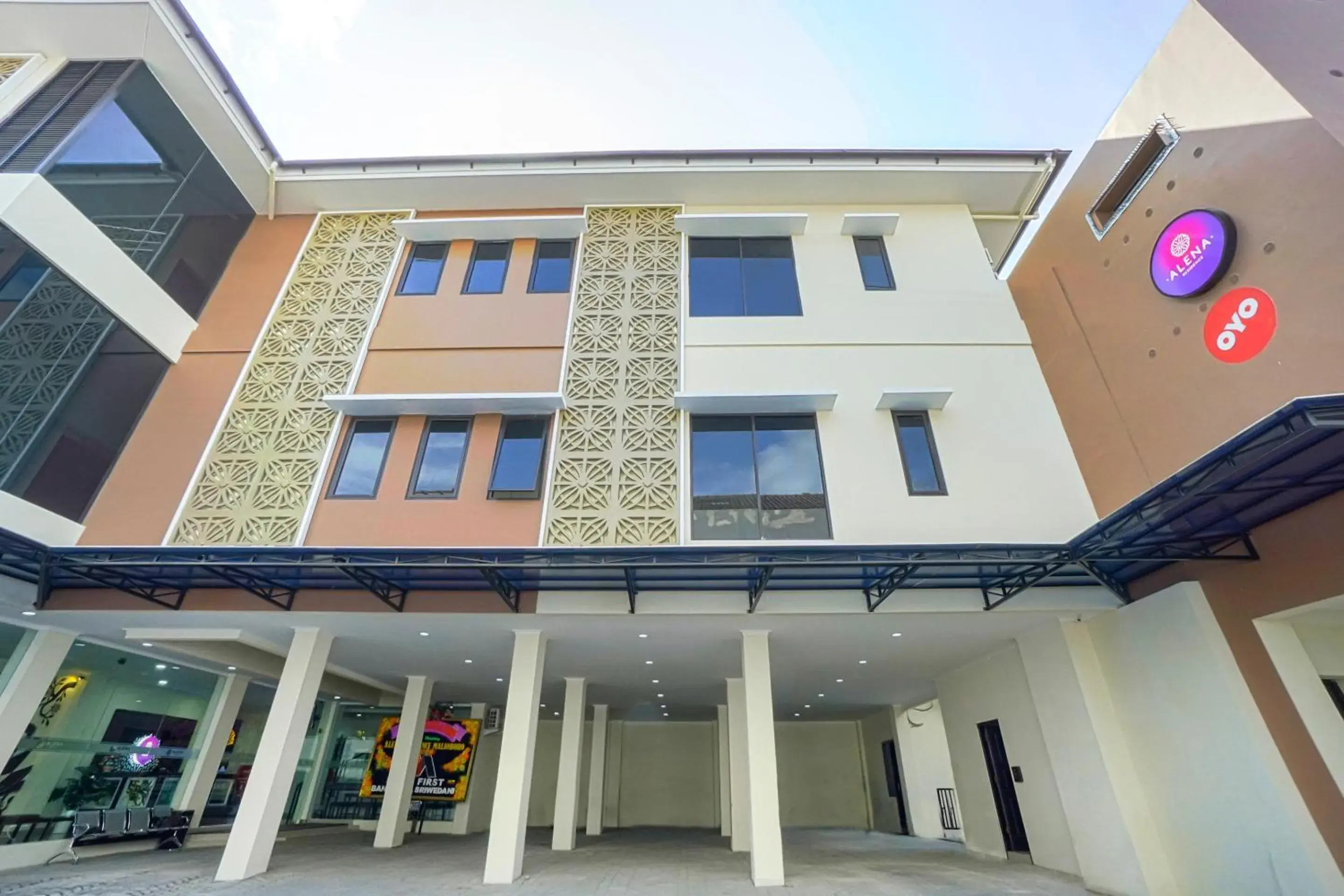 Facade/entrance in Collection O Yogyakarta near Jalan Malioboro formerly Alena Residence Facade/entrance in Collection O Yogyakarta near Jalan Malioboro formerly Alena Residence