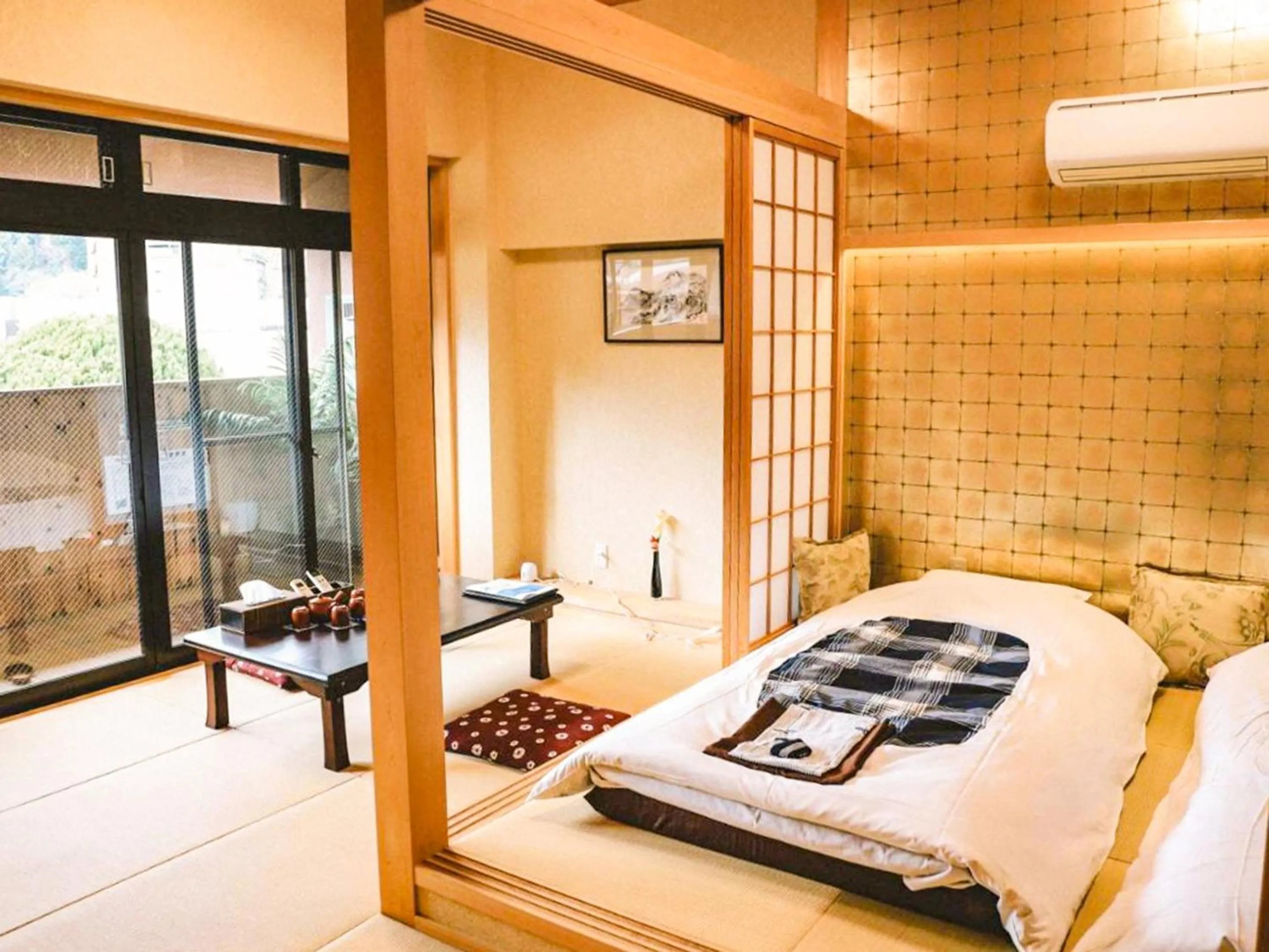 Photo of the whole room, Bed in Waseido Zen