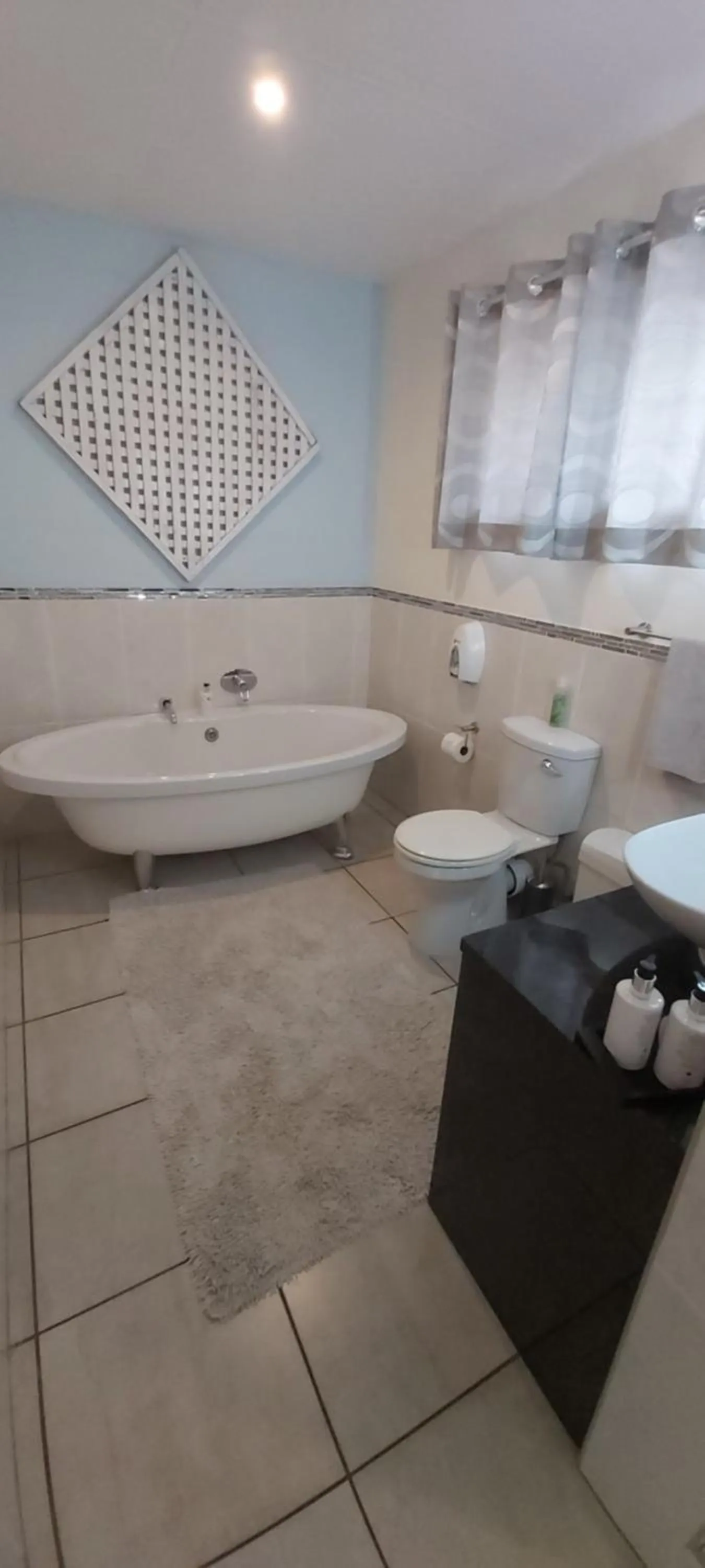 Bathroom in Rockview Lodge