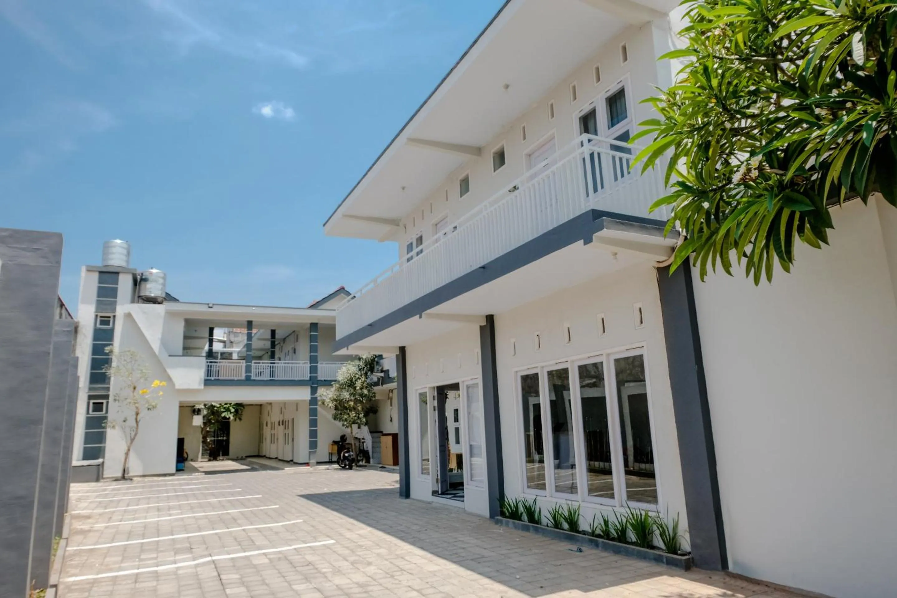 Facade/entrance, Property Building in OYO 1475 Oemah Jawa Family Residence