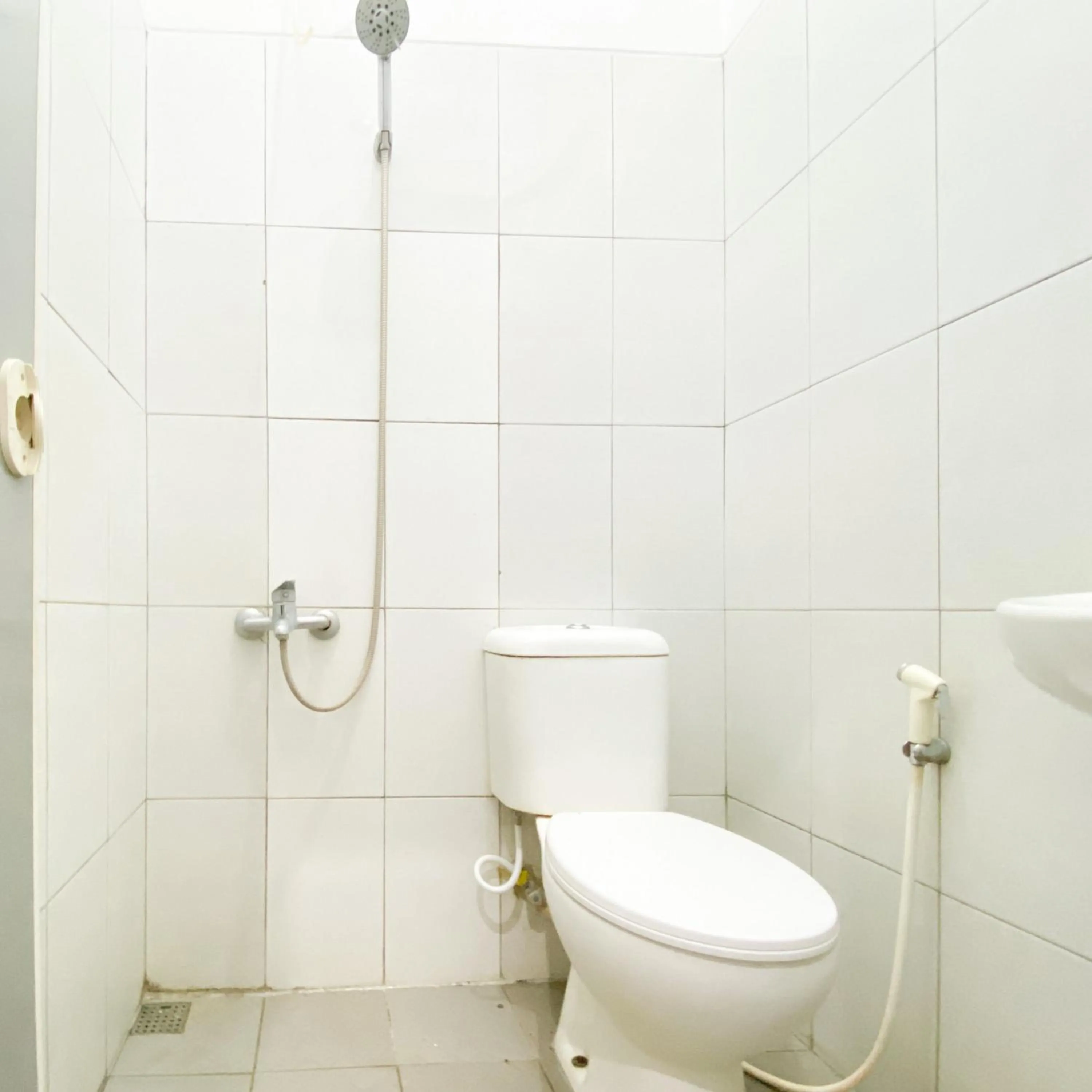 Bathroom in The Eco Village Homestay RedPartner