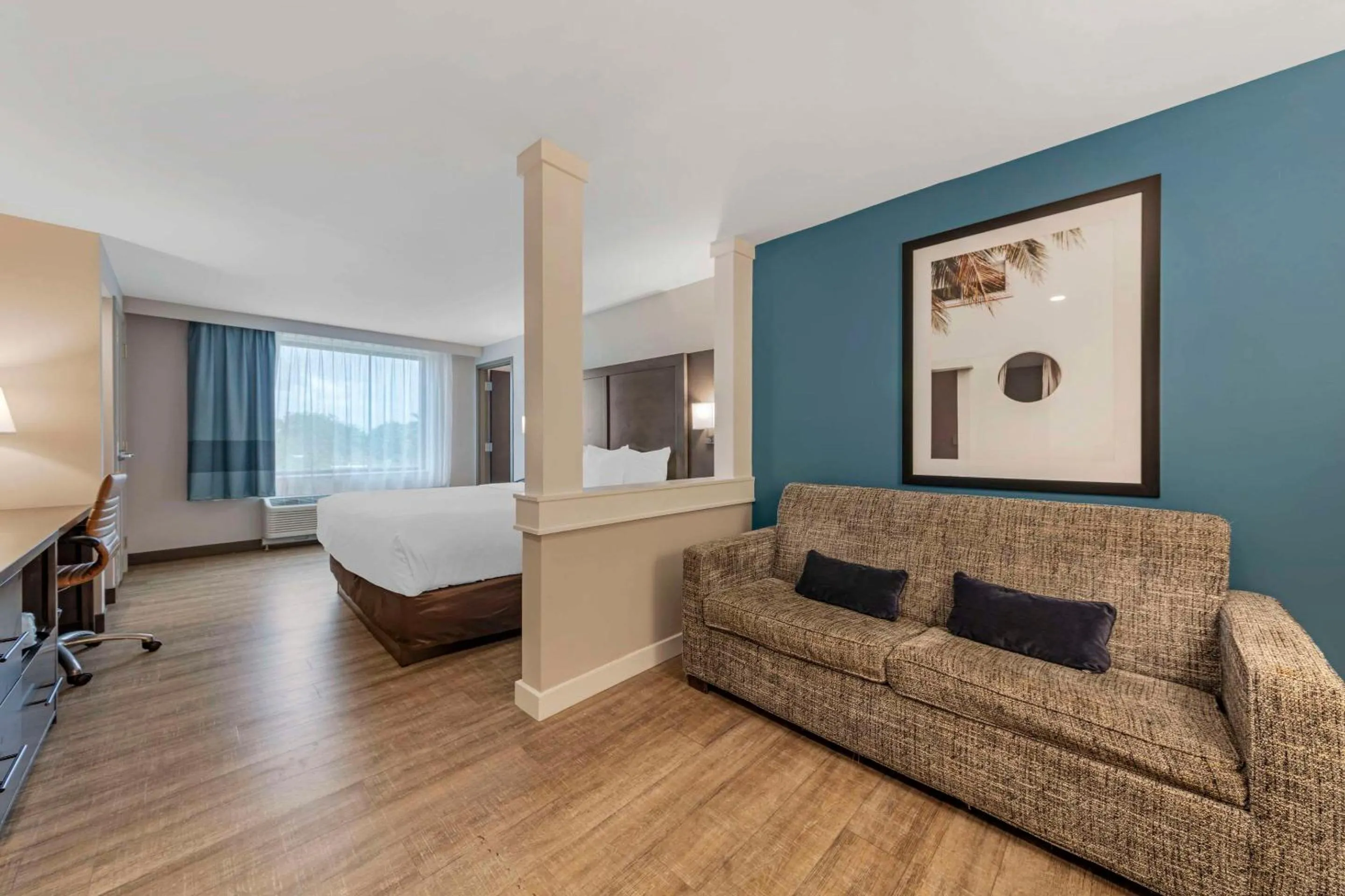 Bedroom, Bed in Comfort Inn & Suites Miami International Airport