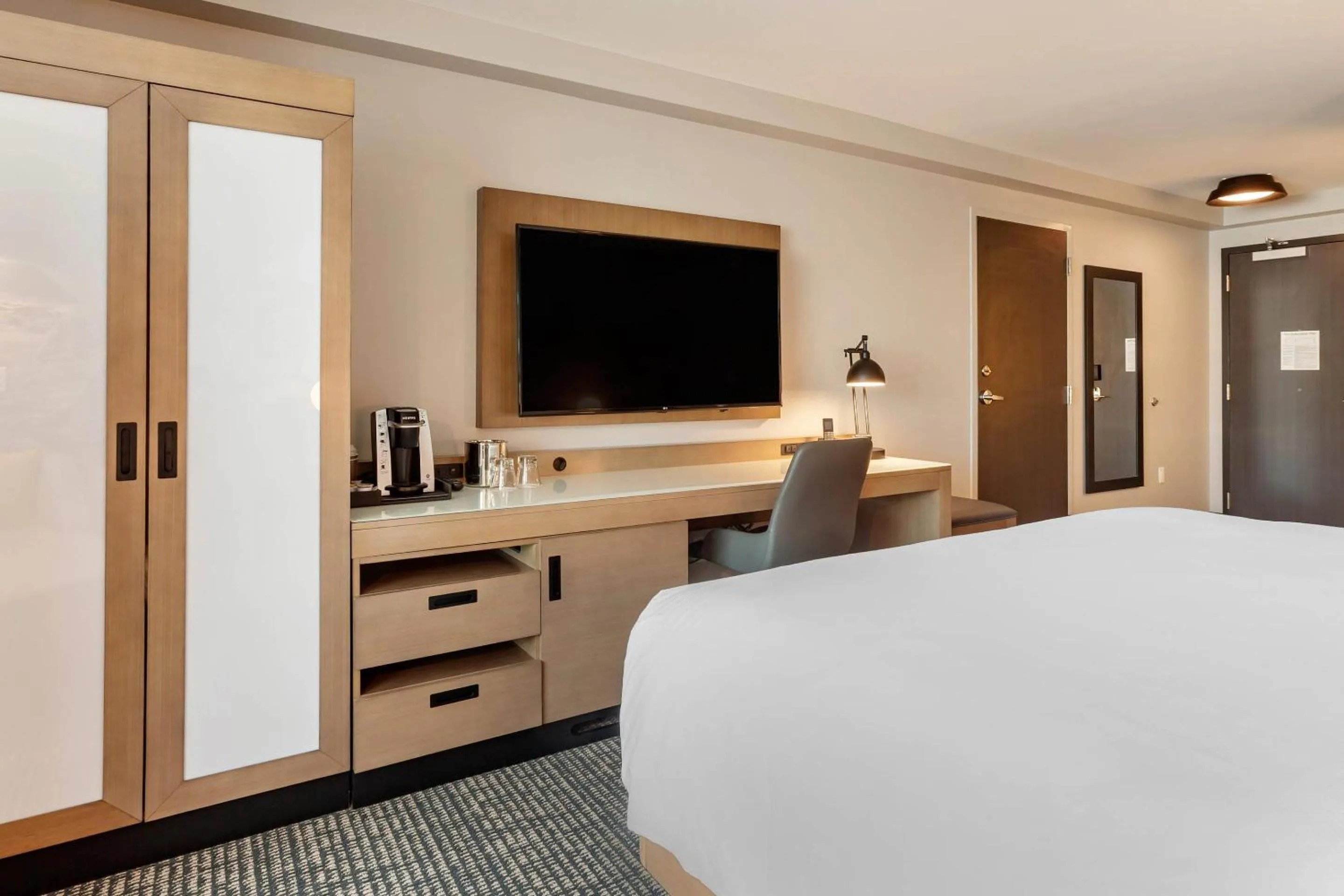 Bedroom, Bed in Cambria Downtown Phoenix Convention & Airport Hotel