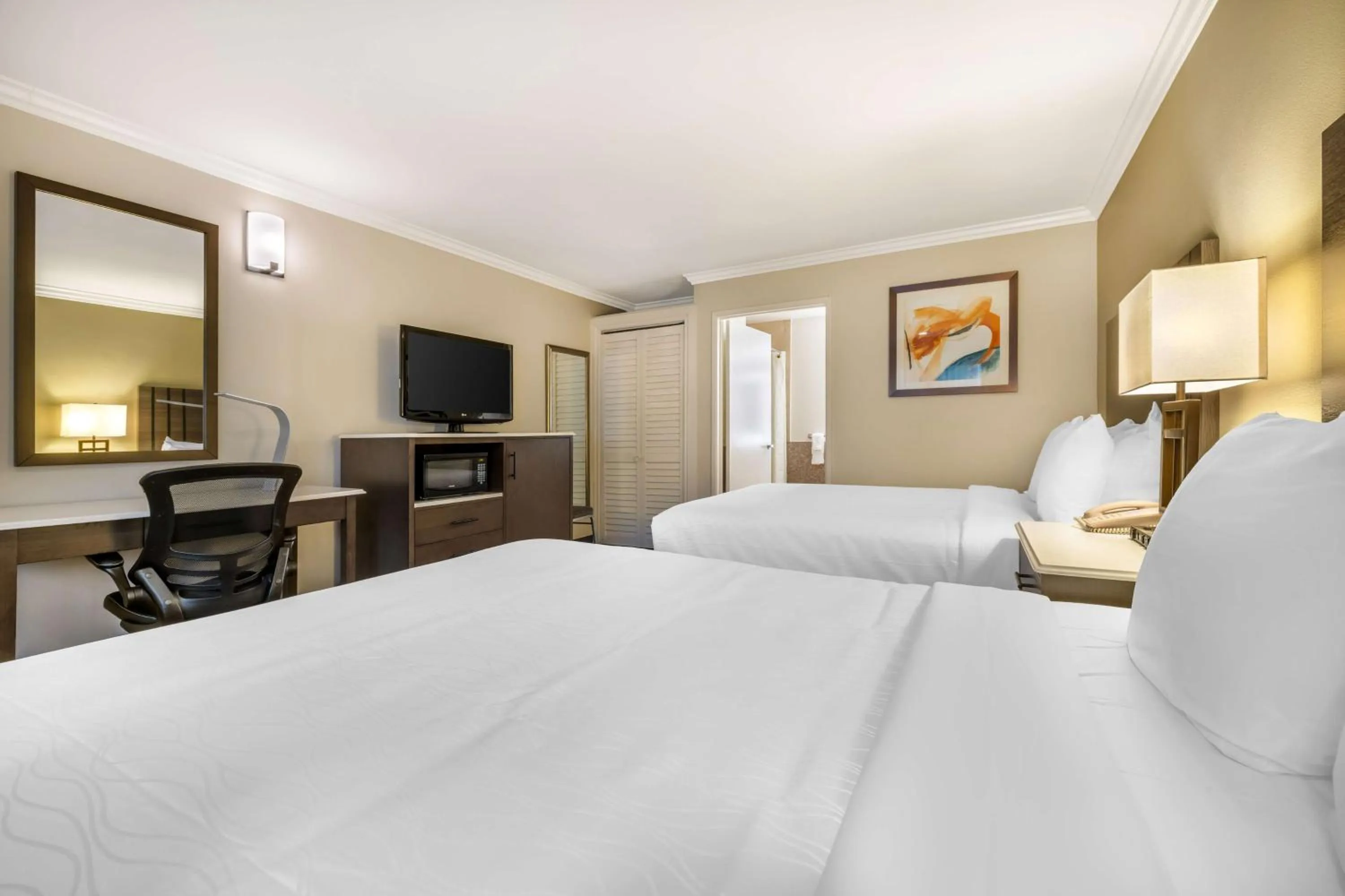 Bedroom, Bed in Best Western Plus Orange County Airport North