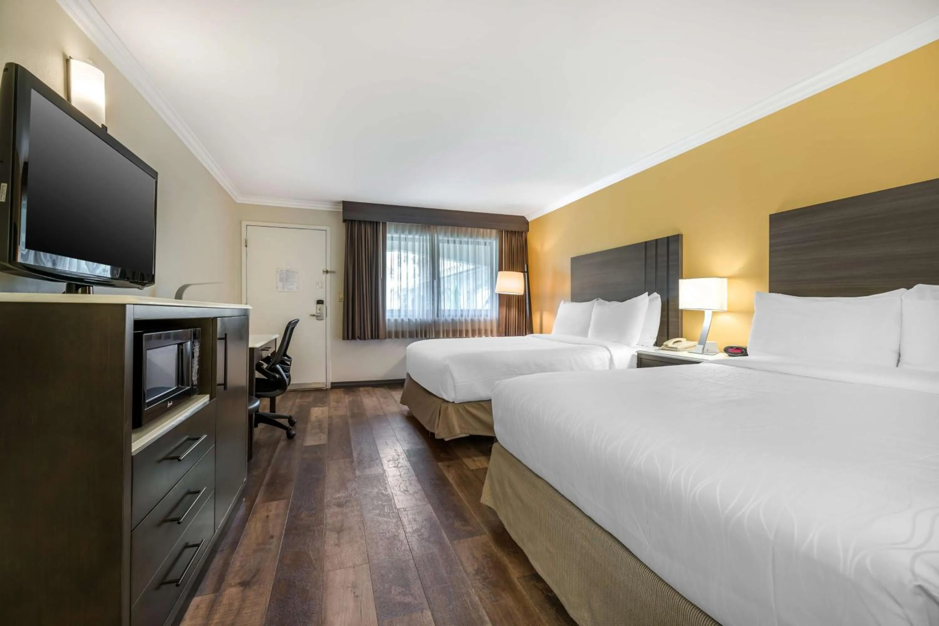 Bedroom, Bed in Best Western Plus Orange County Airport North