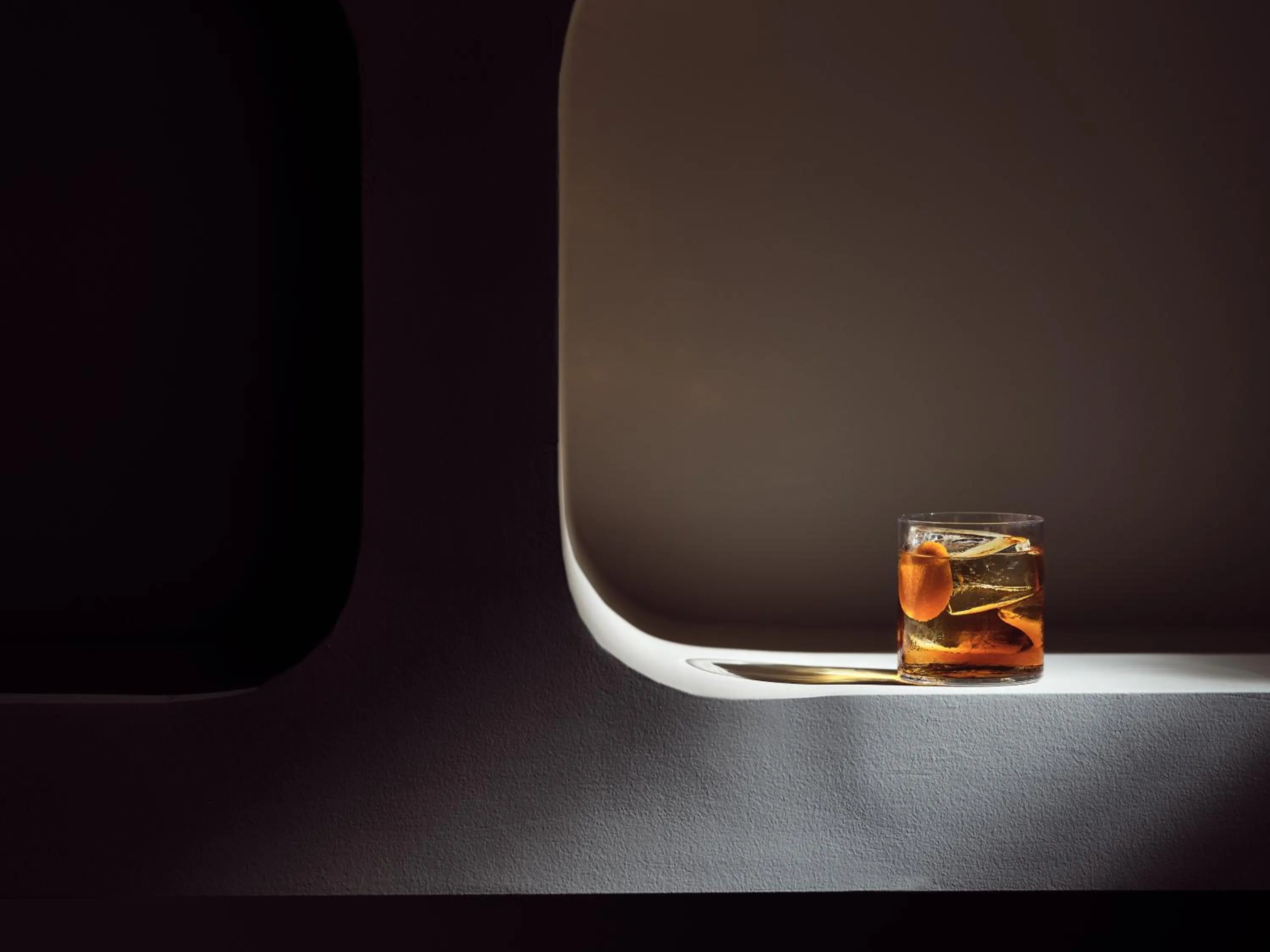 Lounge or bar in The Royal Senses Resort & Spa Crete, Curio Collection by Hilton