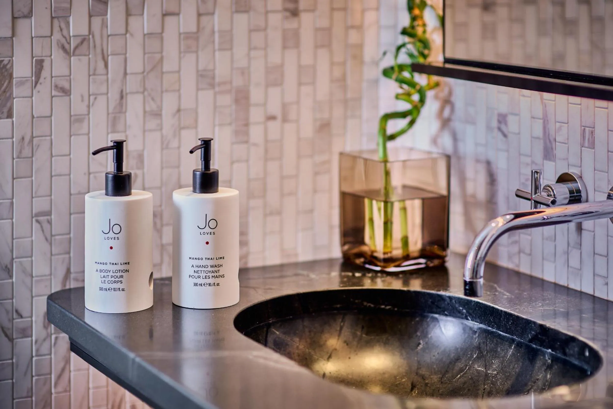 Bathroom in Pan Pacific London