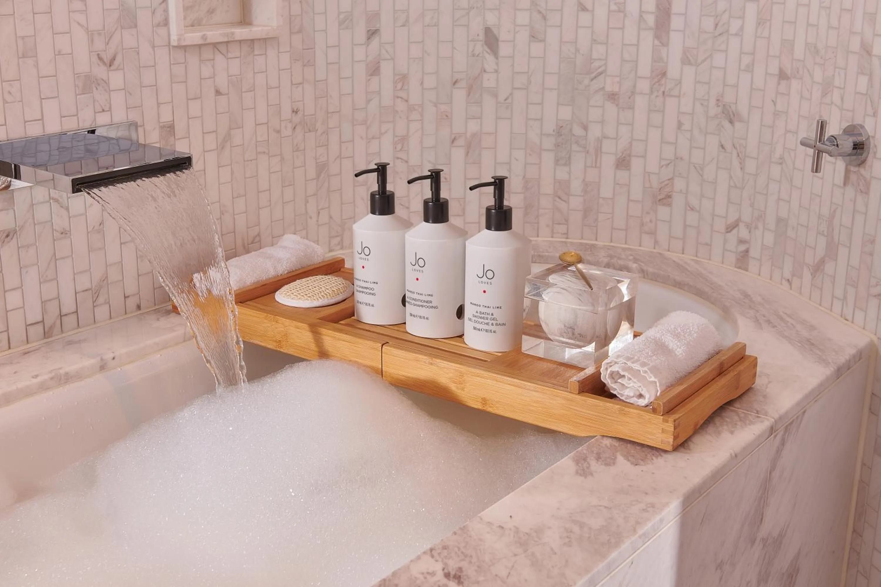 Bathroom in Pan Pacific London