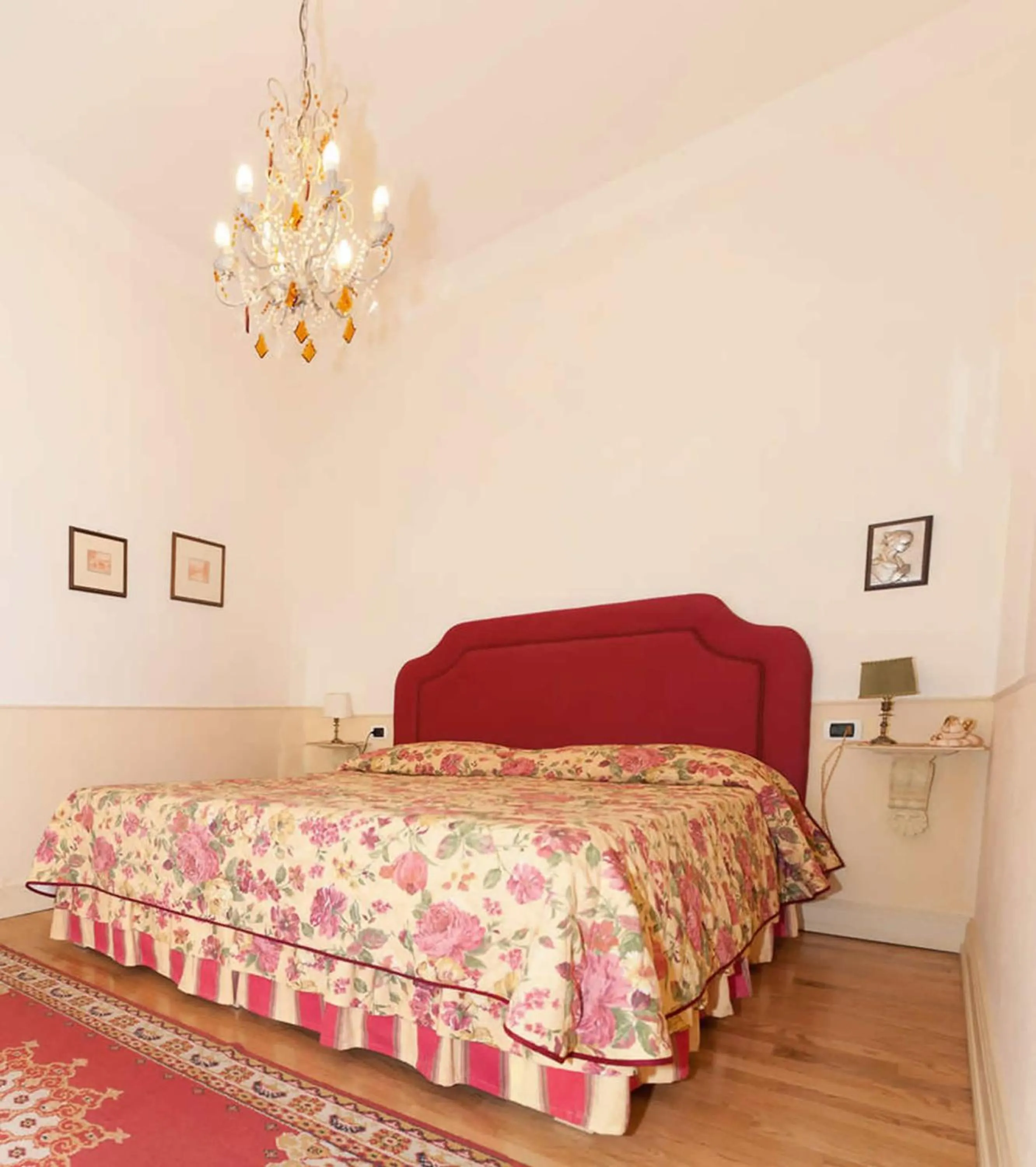 Photo of the whole room, Bed in Apartments In Pistoia