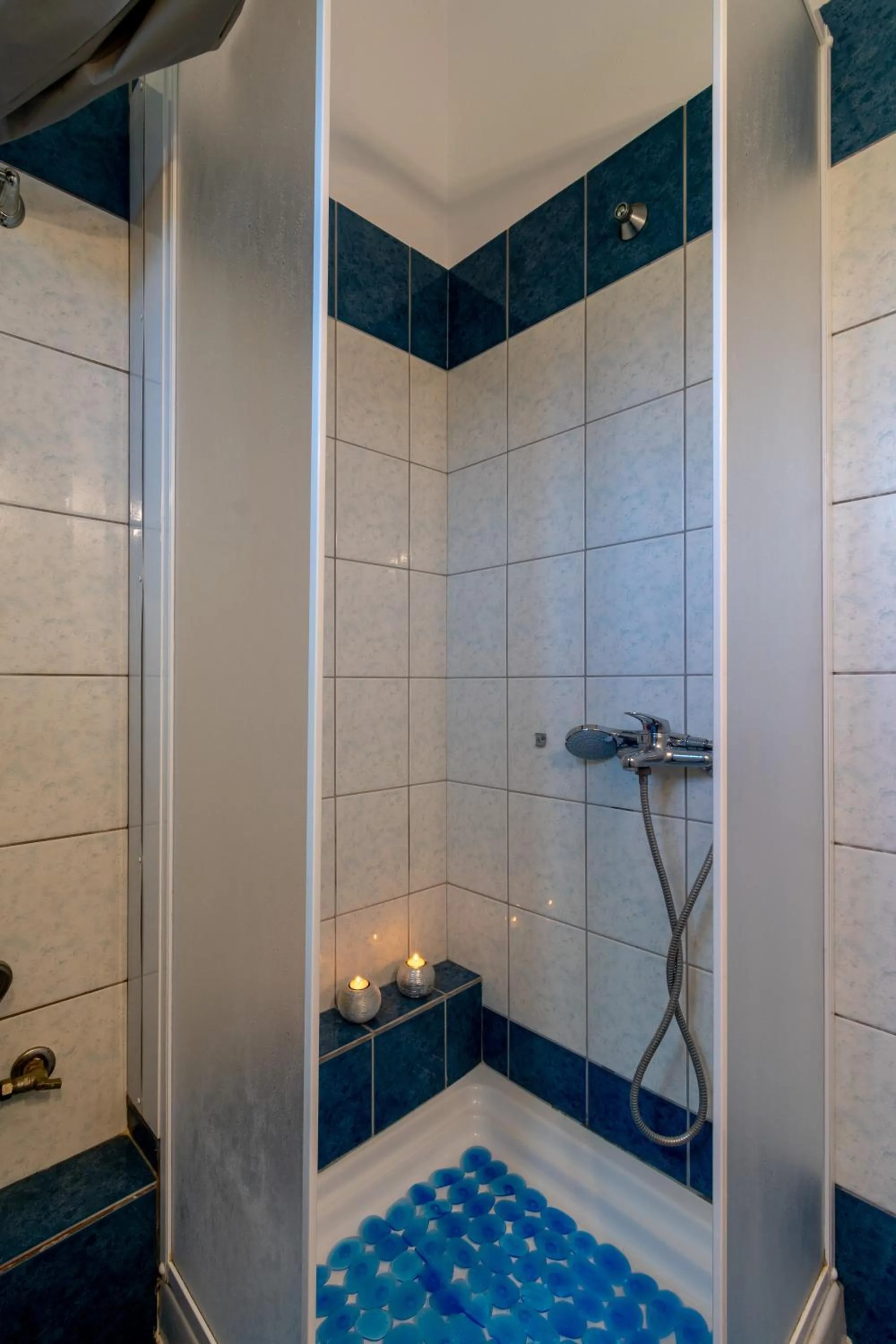 Shower in Rivendell Apartments