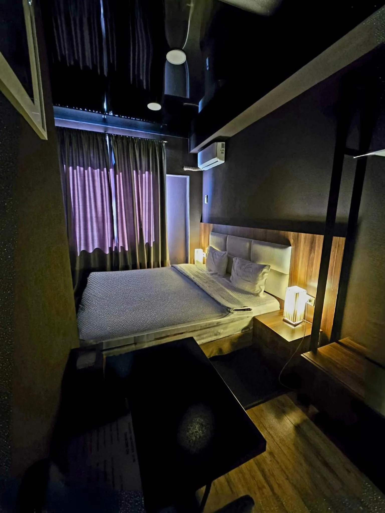 Bed in Apart Hotel West