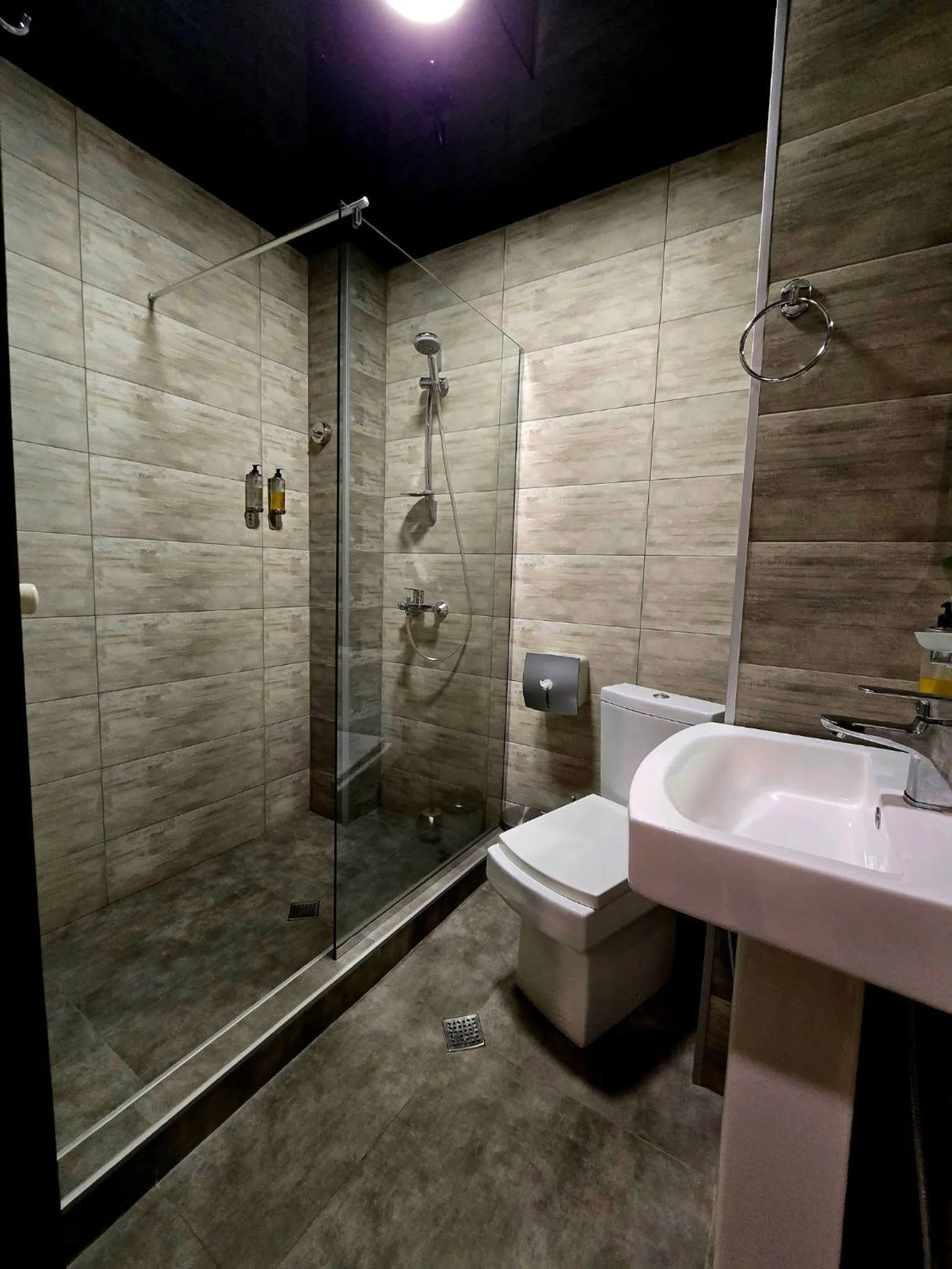 Bathroom in Apart Hotel West