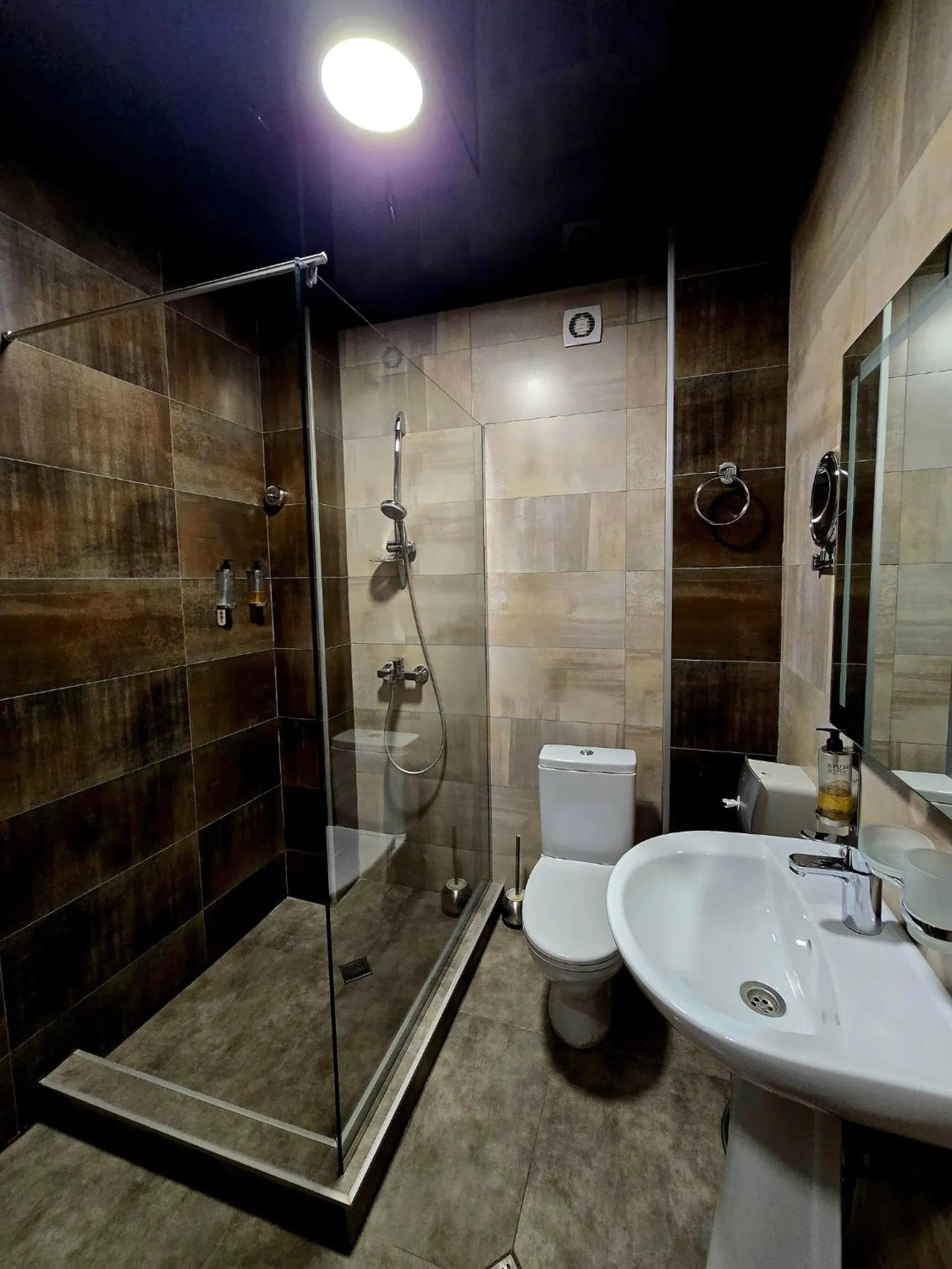 Bathroom in Apart Hotel West