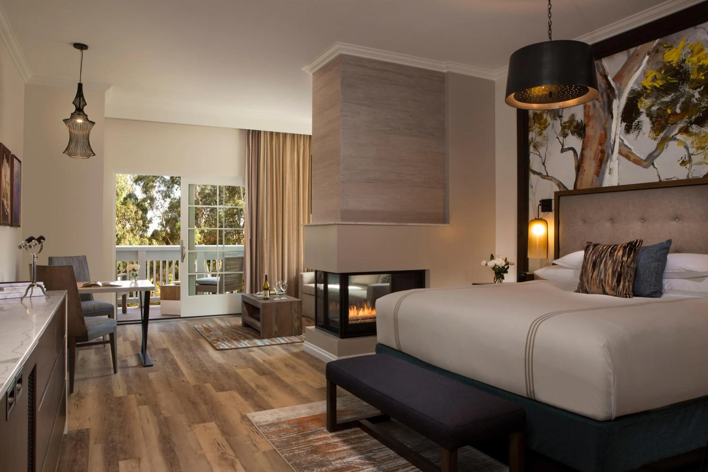 Patio, Bed in River Terrace Inn, a Noble House Hotel