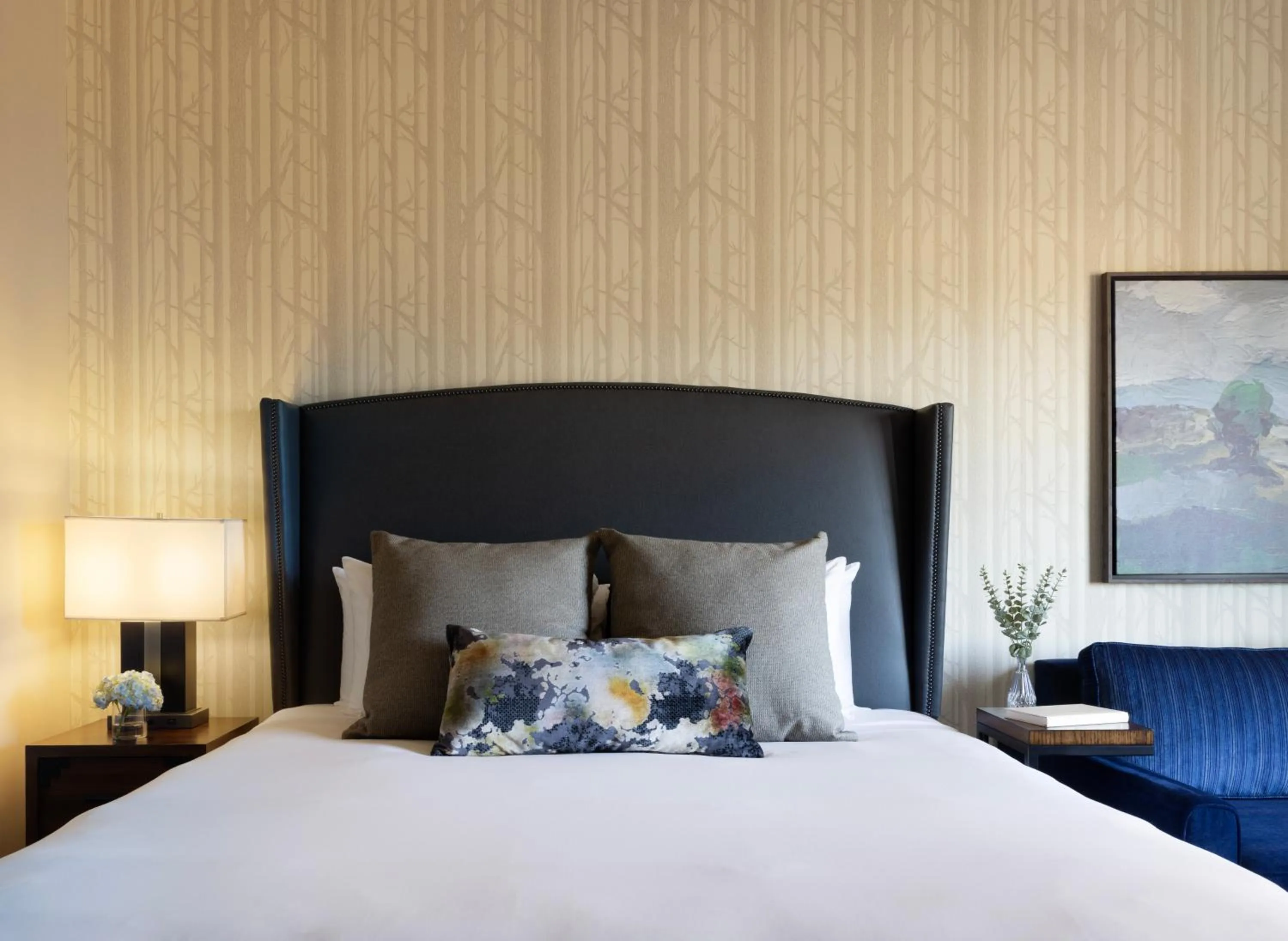 Bed in River Terrace Inn, a Noble House Hotel