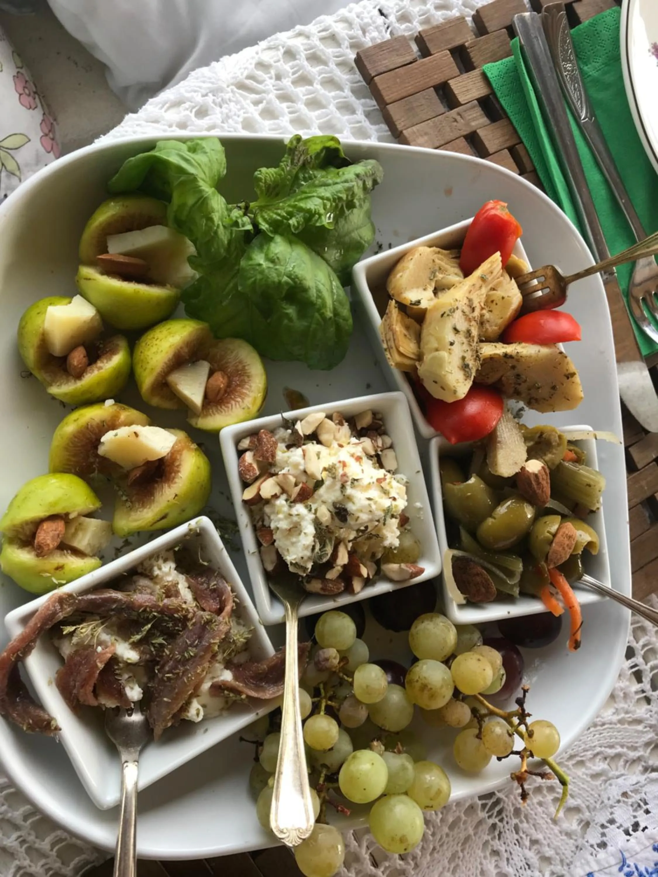 Food and drinks in B&B Al Salvatore Di Lipari