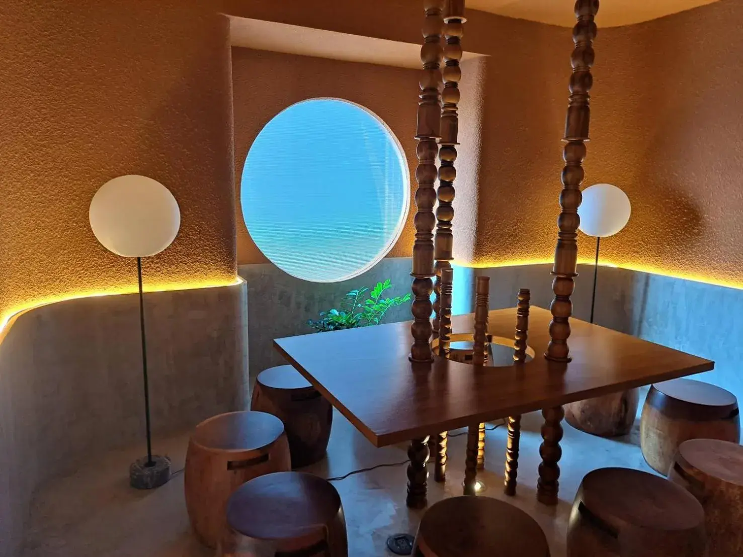 Lobby or reception in Mai Hotel Chiang Mai ใหม่โฮเทล เชียงใหม่ Lobby or reception in Mai Hotel Chiang Mai ใหม่โฮเทล เชียงใหม่